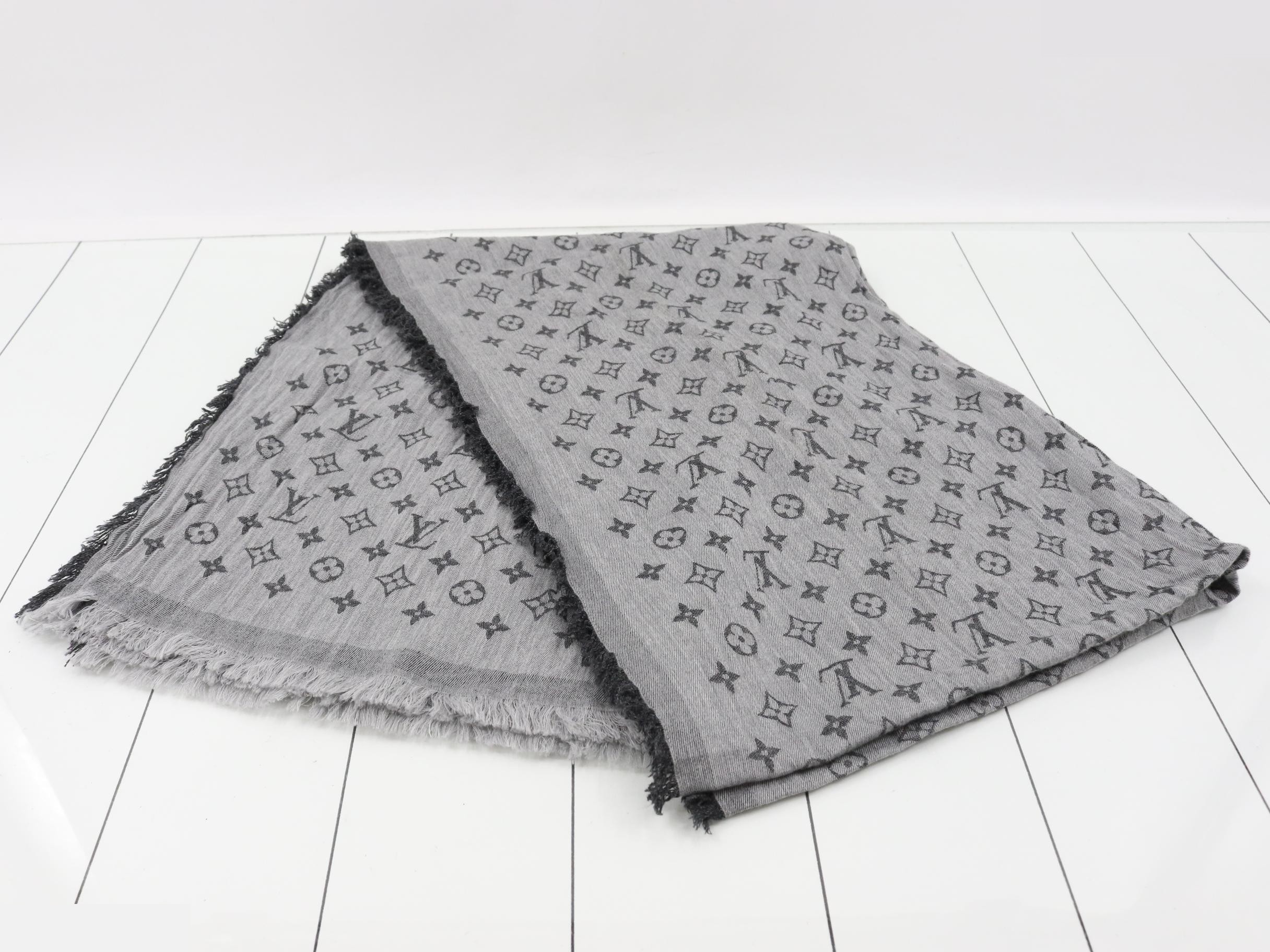 New tag M71619 Monogram Essential Stole, Grey — view 3