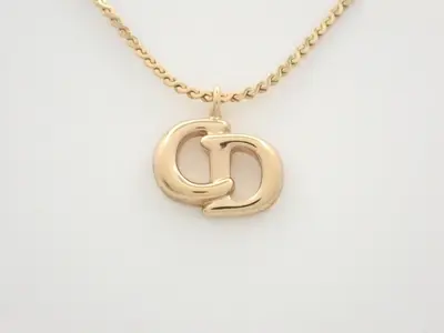 Gold necklace, chain approximately 42cm