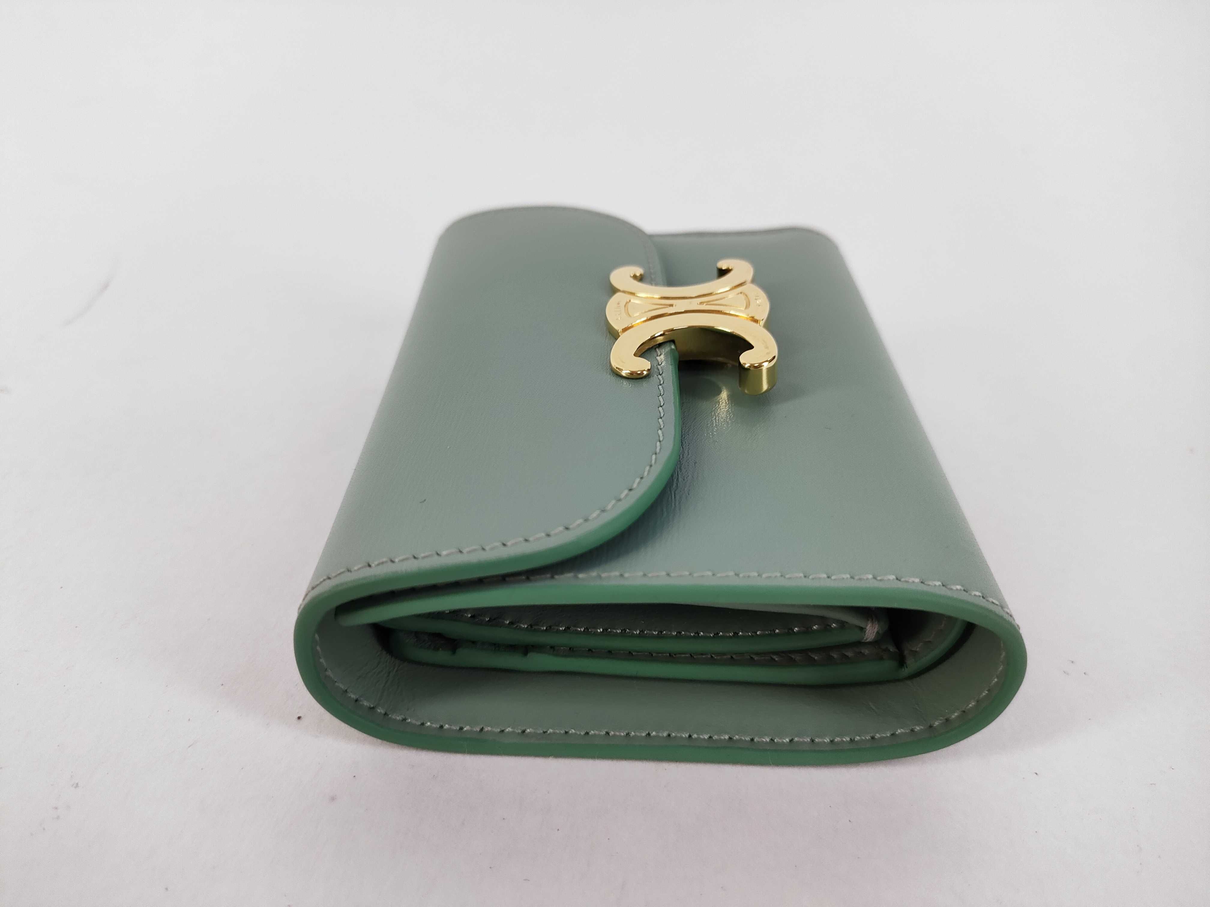 Triomphe Small Flap Wallet Leather Compact Wallet Green — view 6