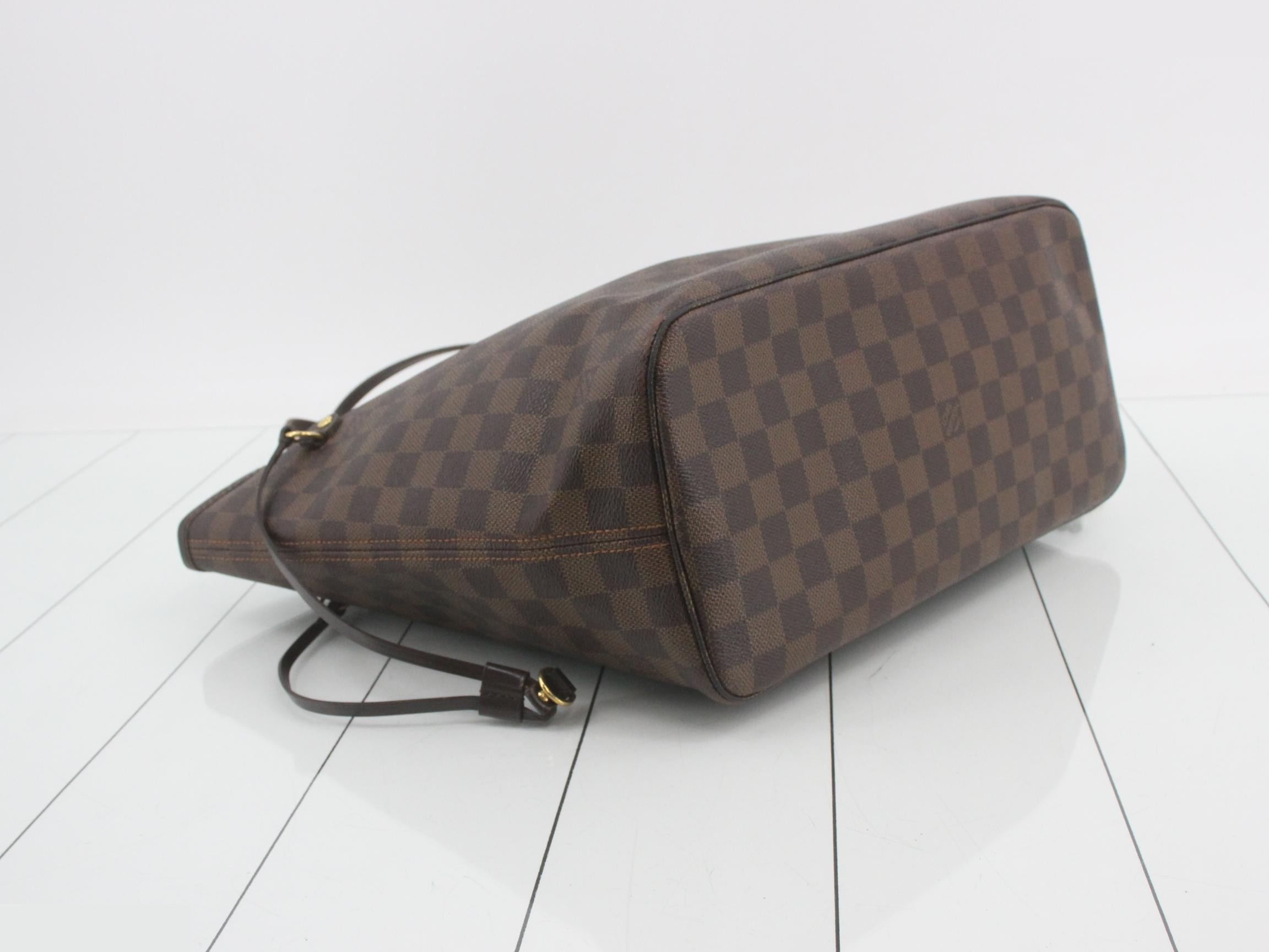 Damier Neverfull MM Tote Bag — view 5