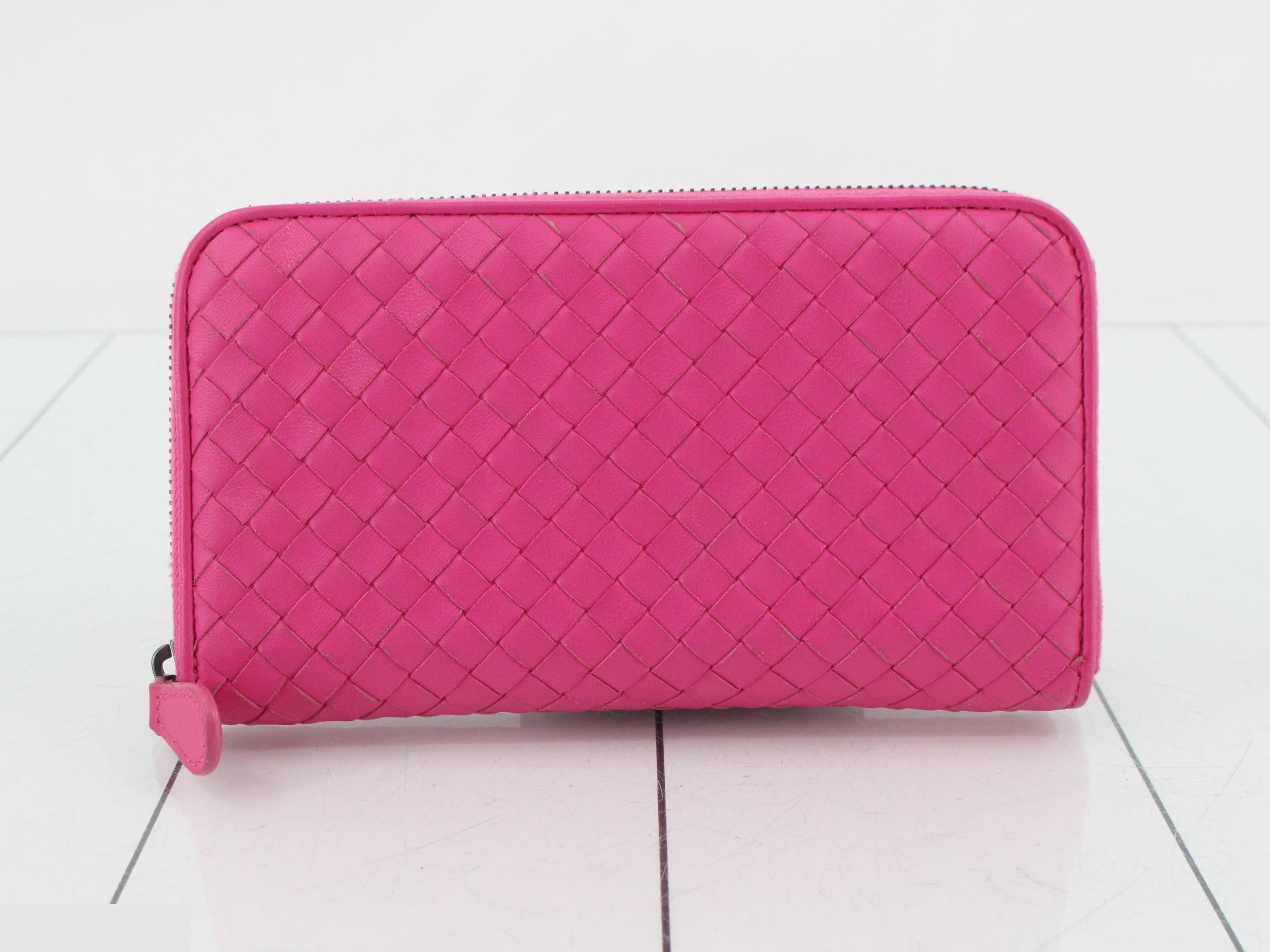 Intrecciato leather round zipper long wallet, pink