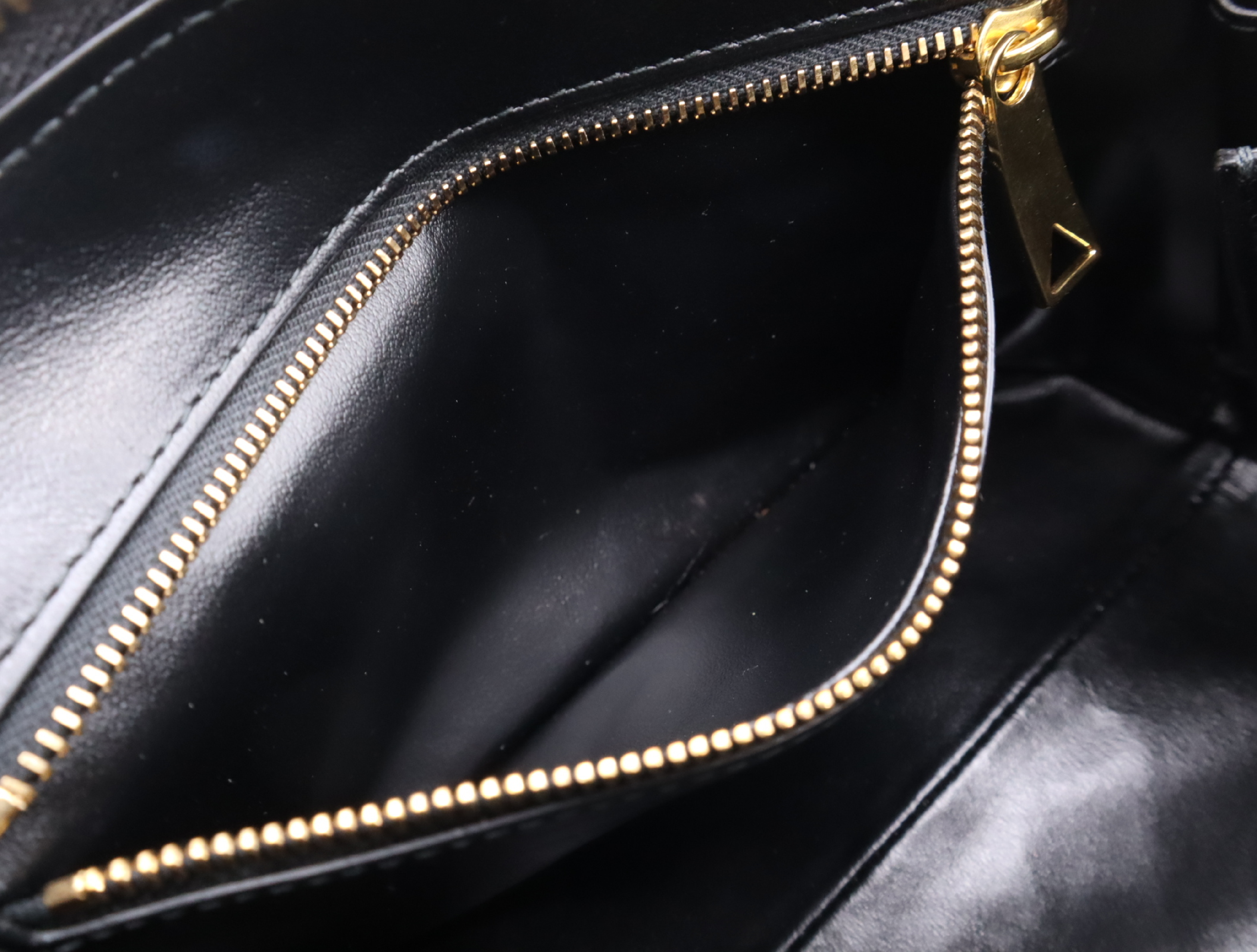 Intrecciato Leather Beauty Pouch, Black — view 11