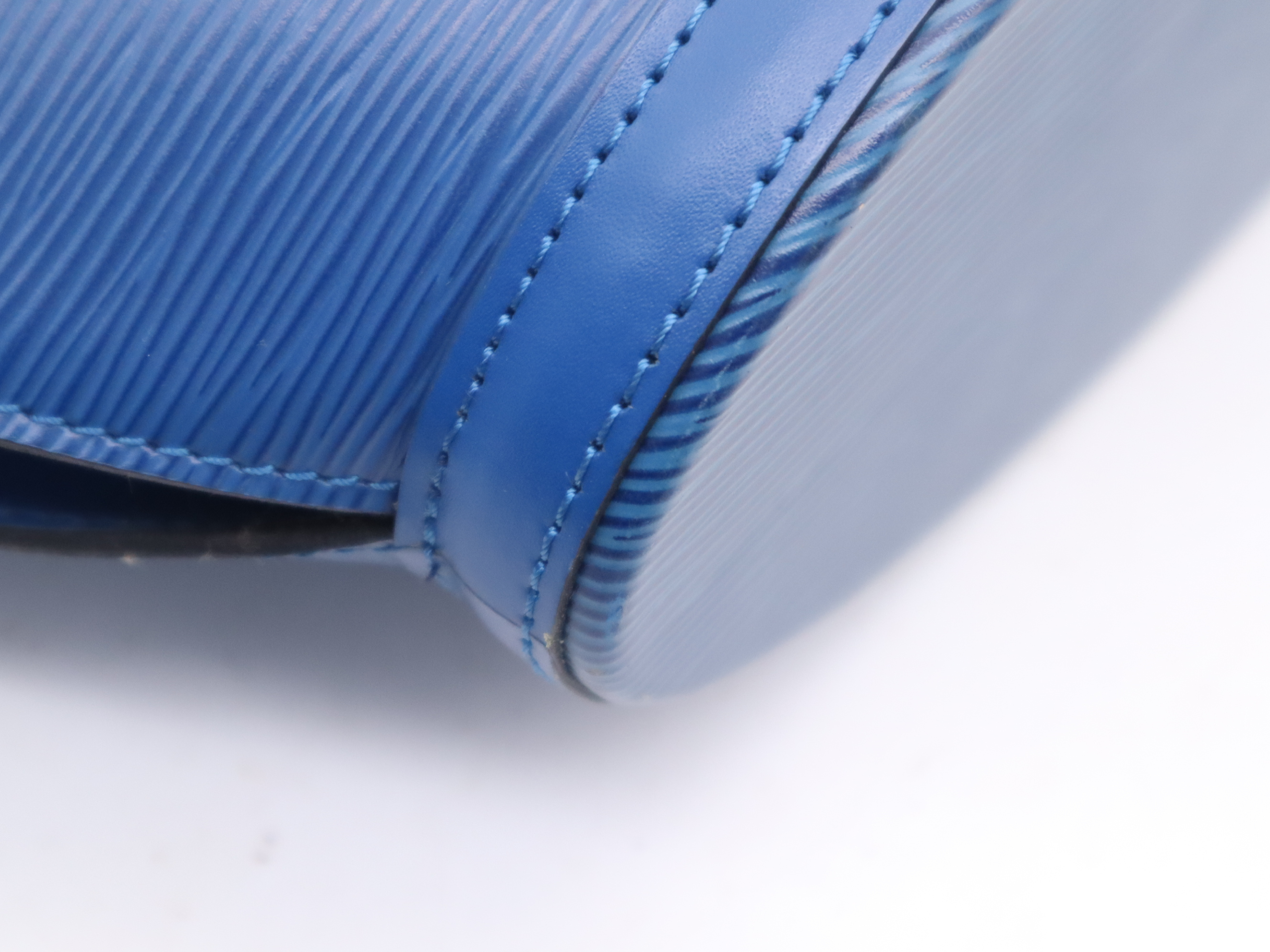 M52275 Epi Saint Jacques Toledo Blue Handbag — view 10