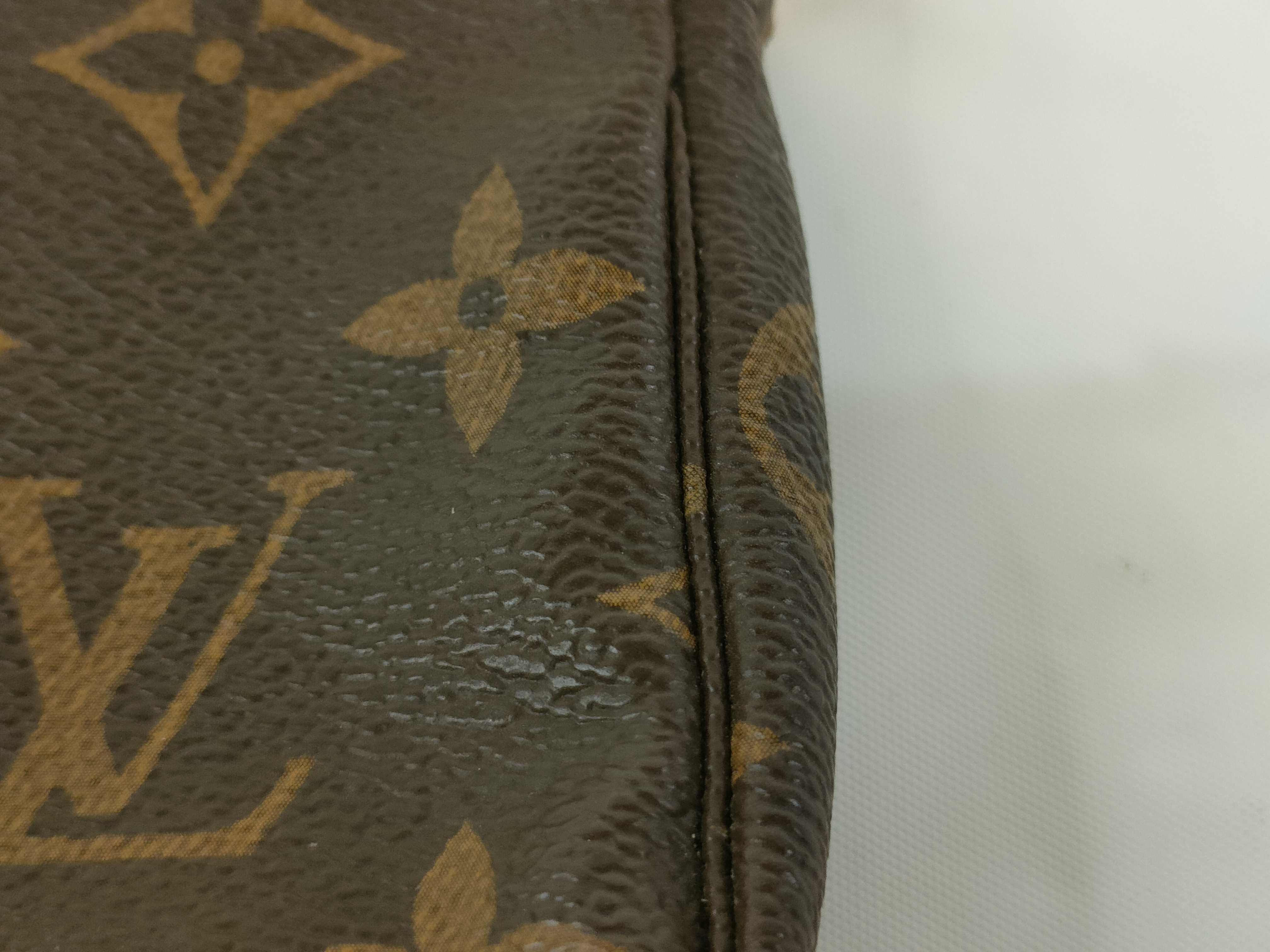 Monogram Louis Vuitton M62087 Monogram Mini Pochette Accessory Gold Hardware Giraffe Pouch — view 12