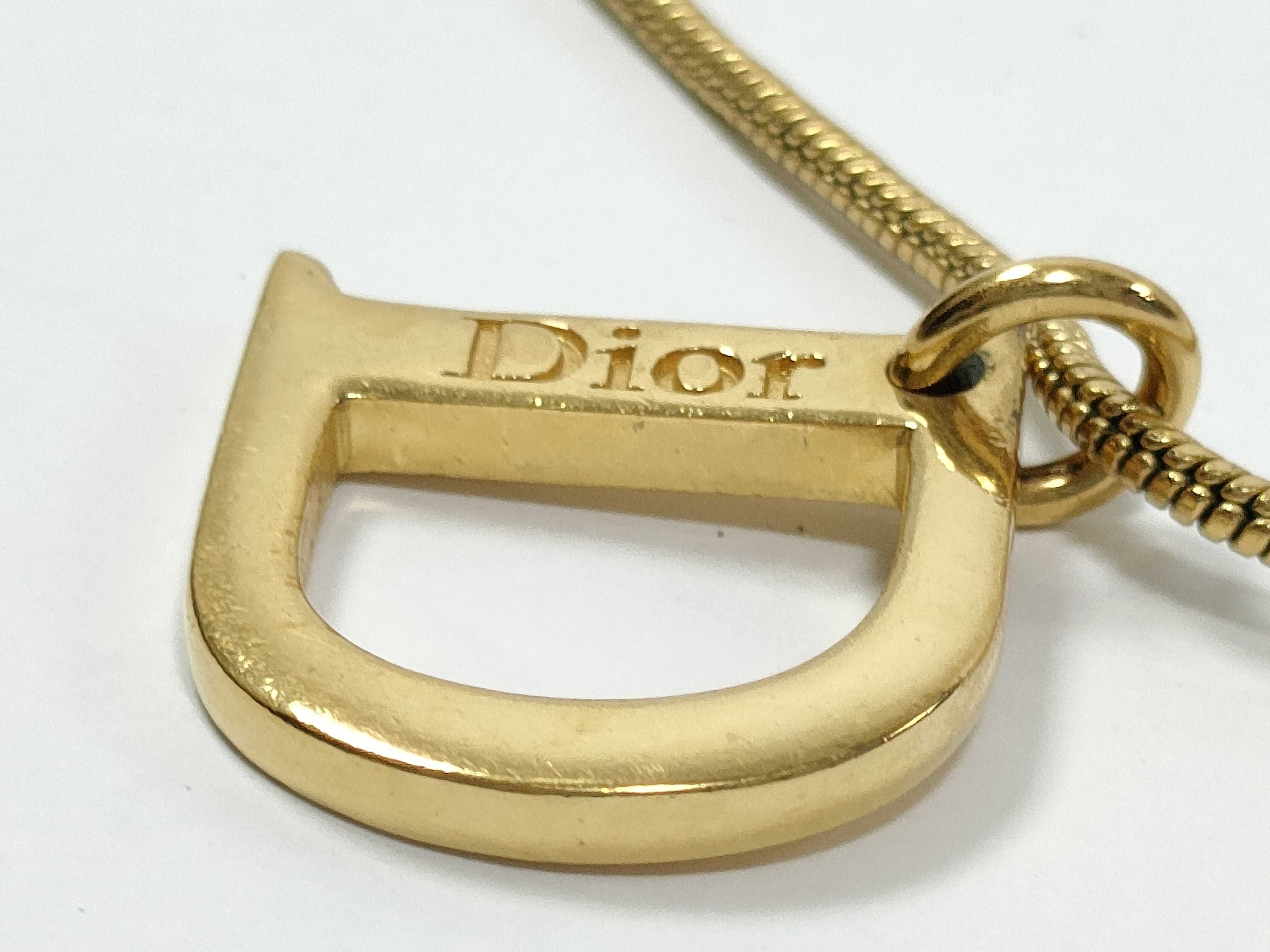 D logo necklace — view 2