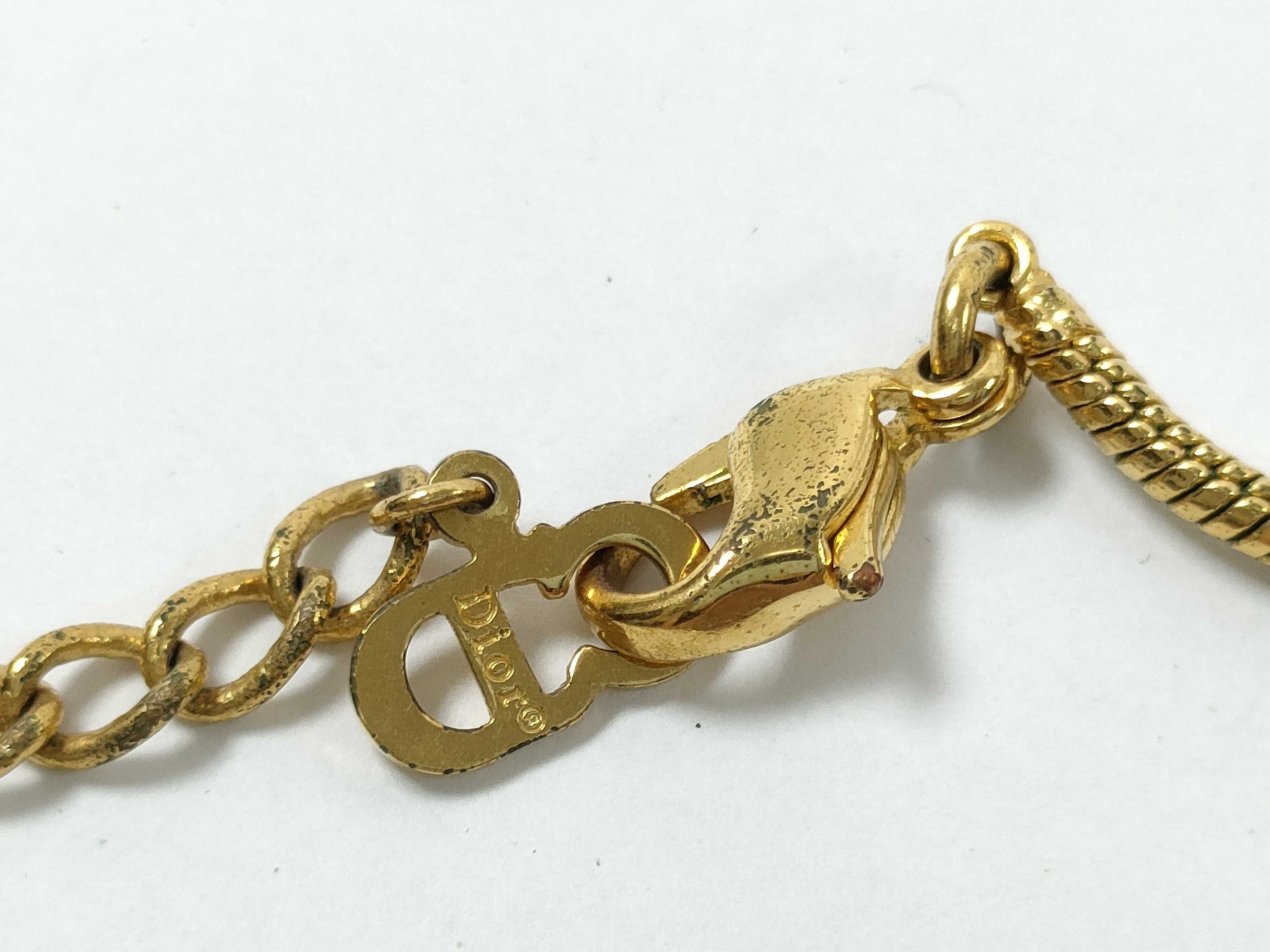 D logo necklace — view 5