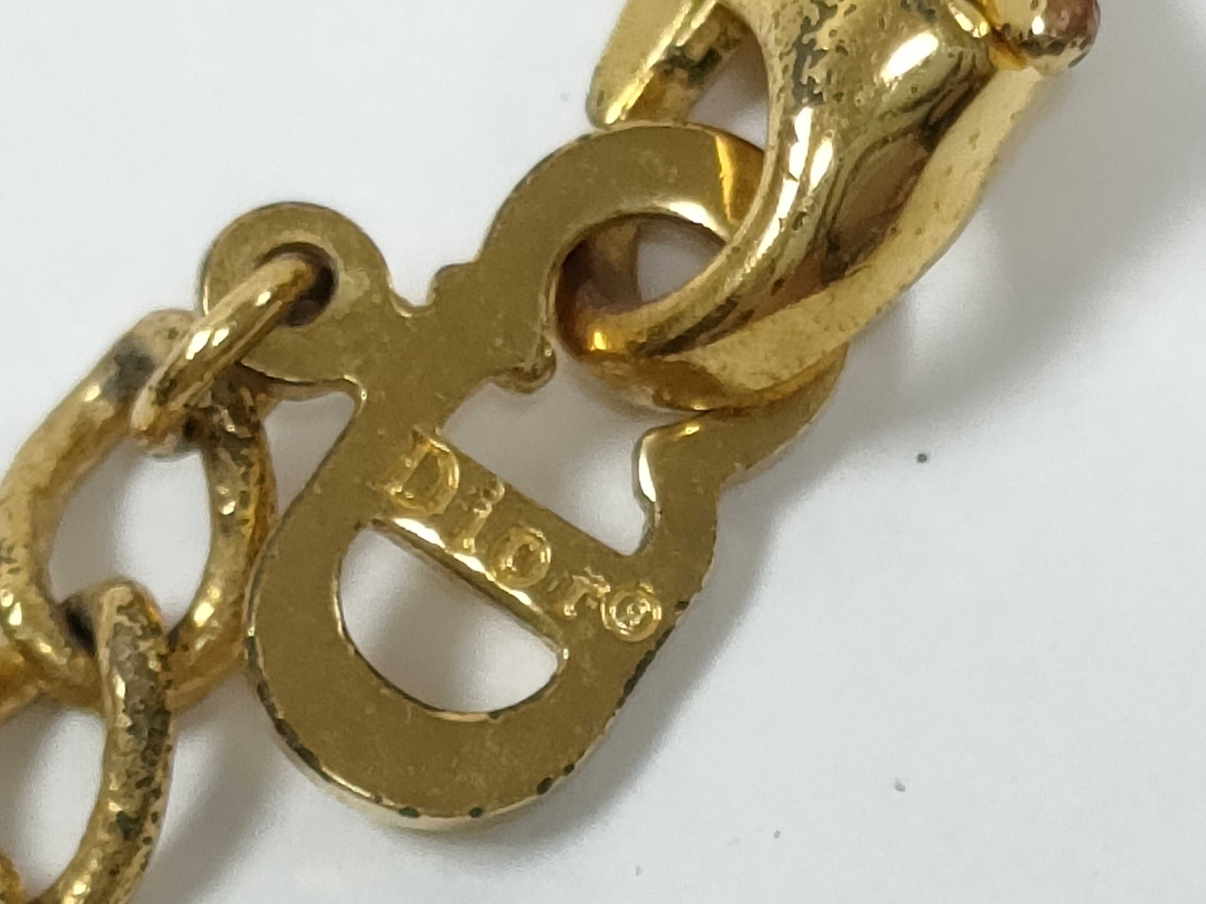 D logo necklace — view 6