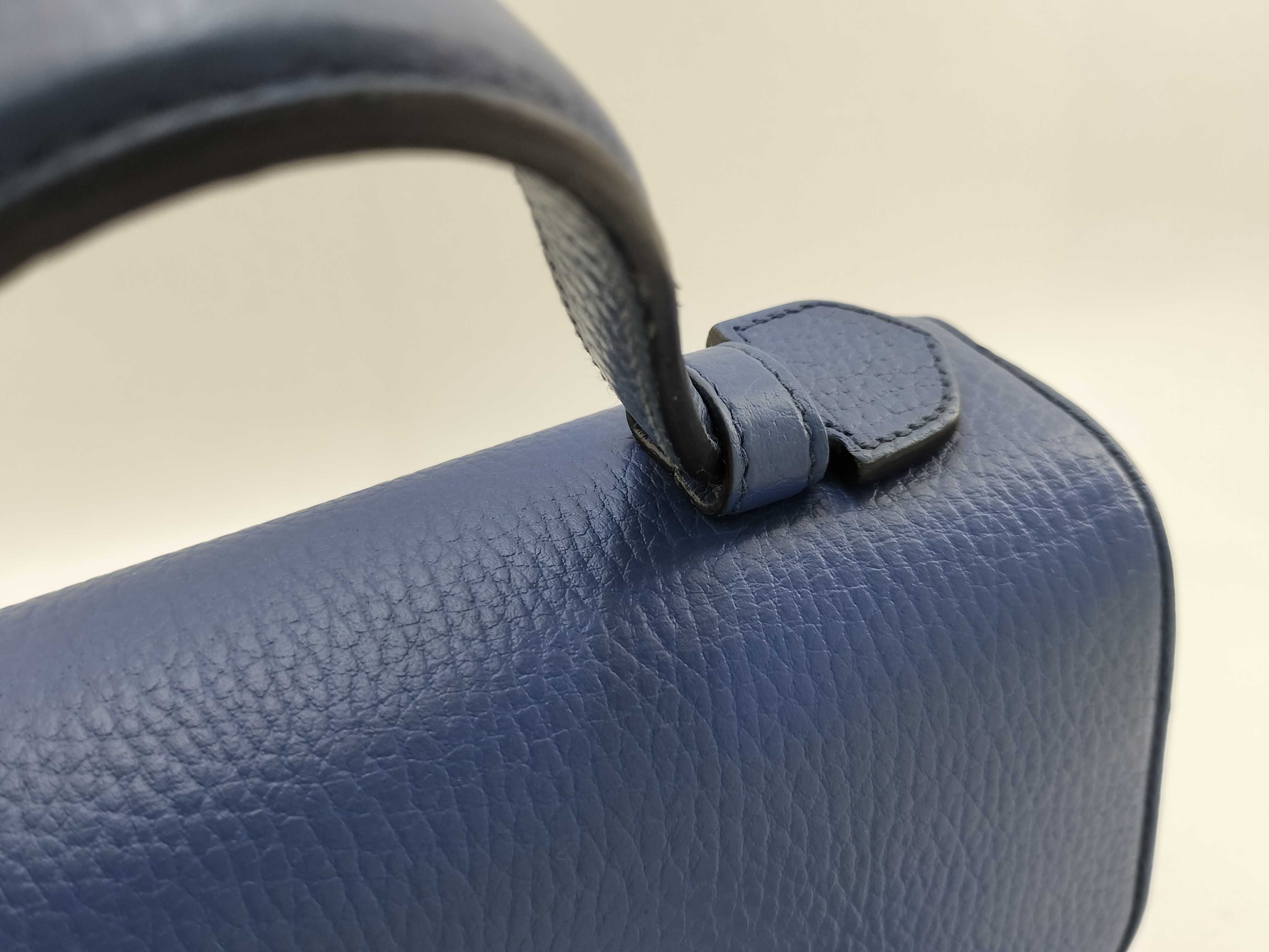 Interlocking G Leather Blue Handbag — view 8