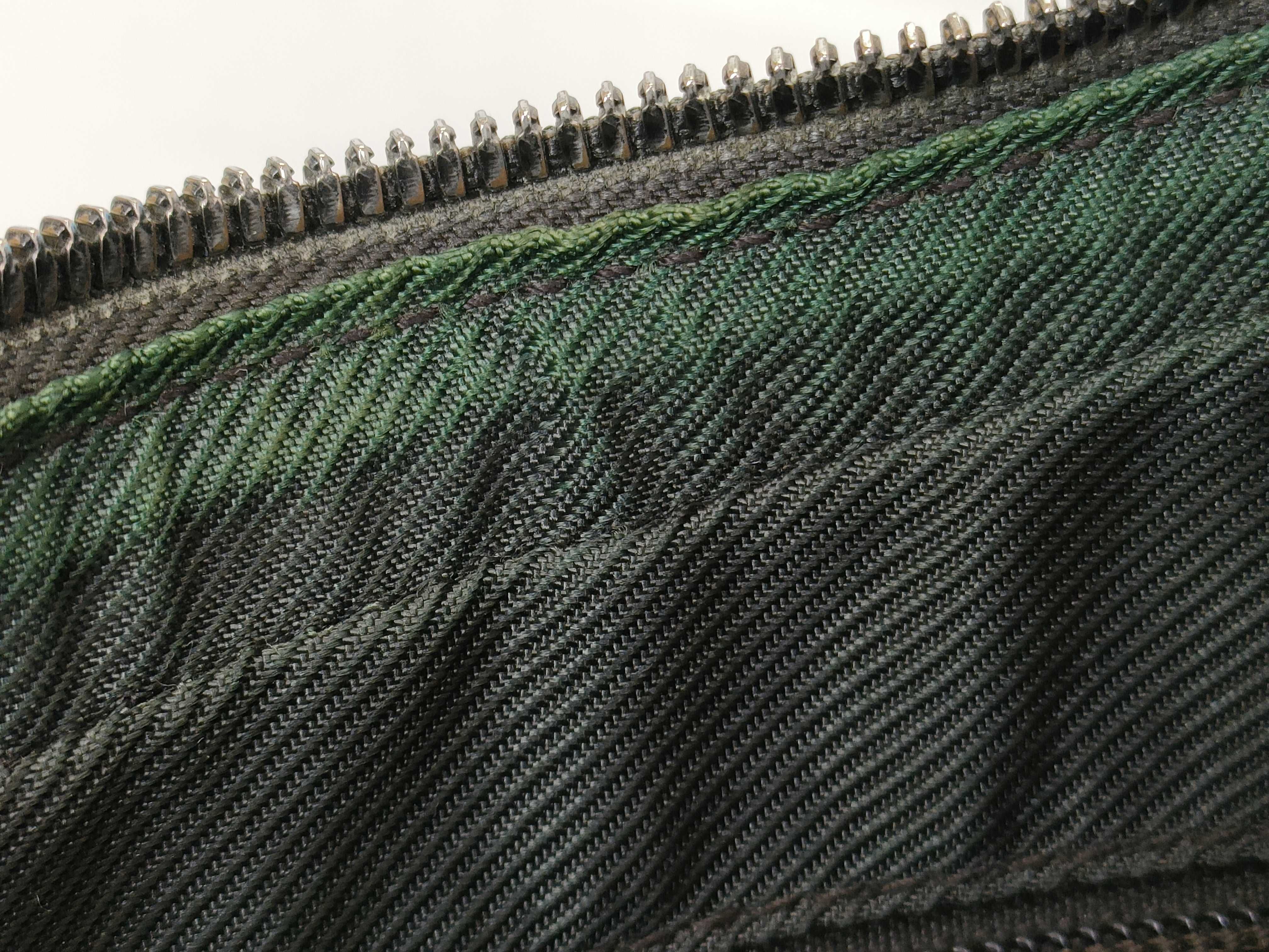 GG Canvas Shoulder Bag — view 15