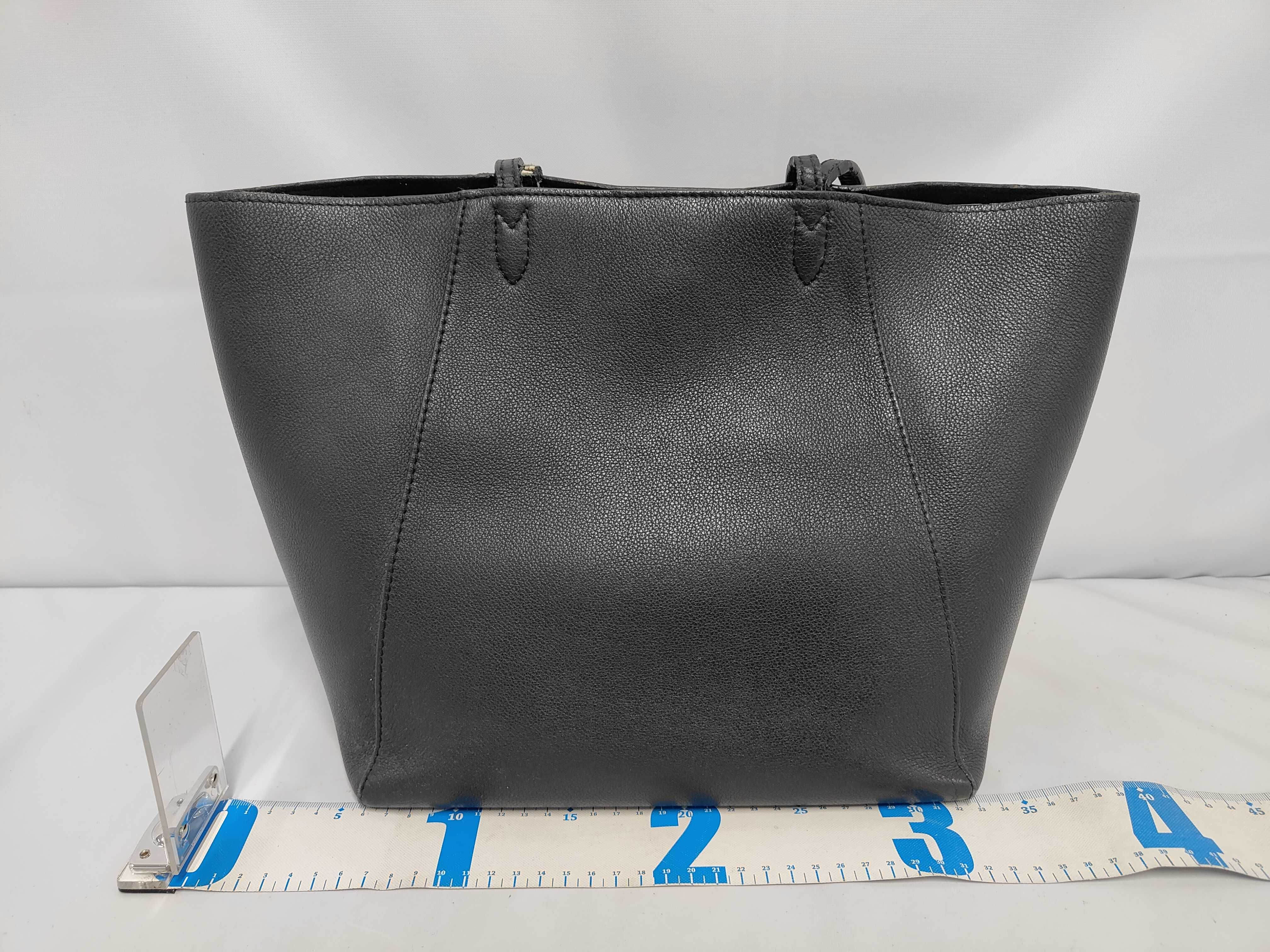 Taurillon Tote Bag Lockme Cabas Black M42291 Tote Bag — view 2