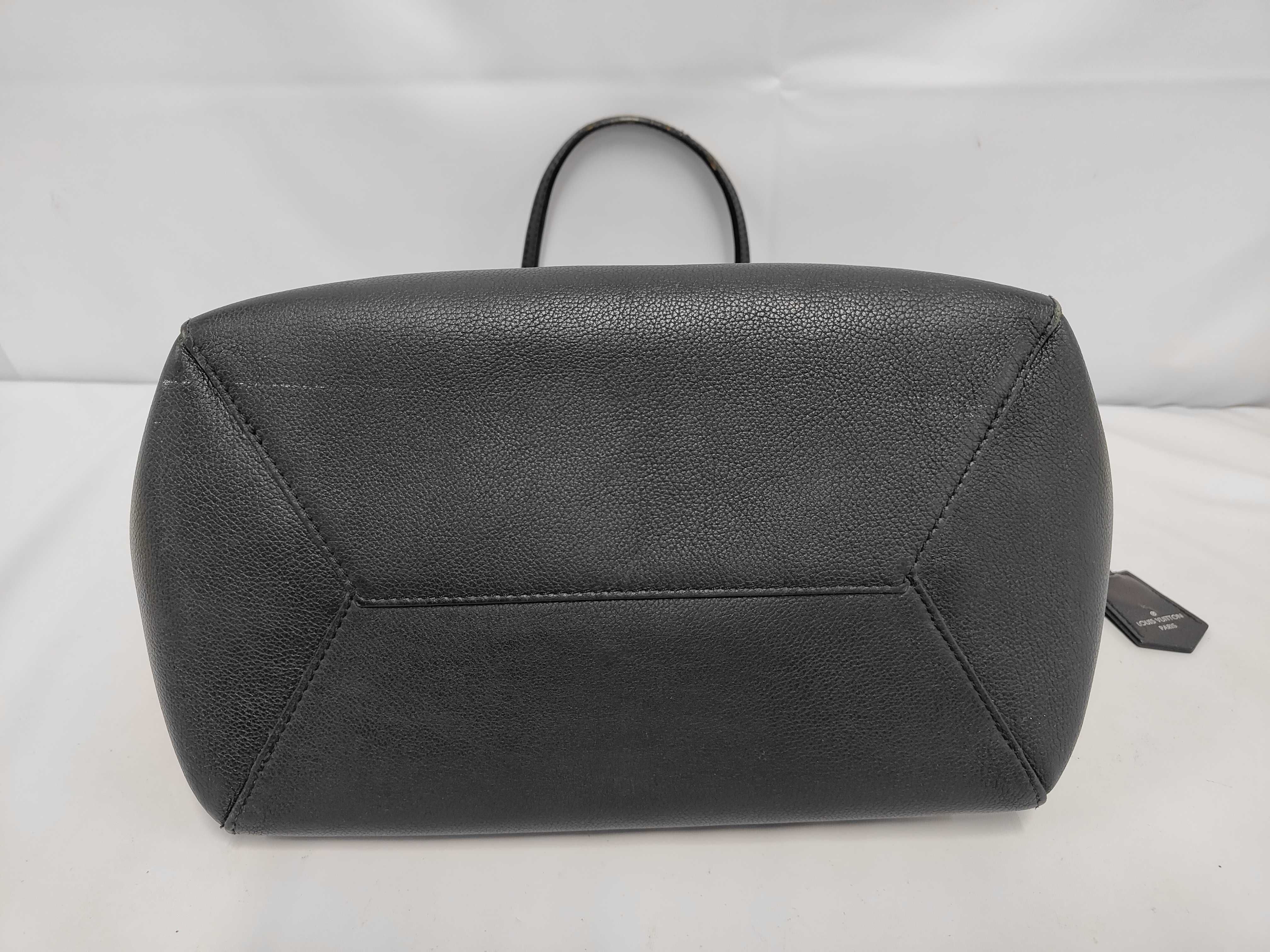 Taurillon Tote Bag Lockme Cabas Black M42291 Tote Bag — view 3