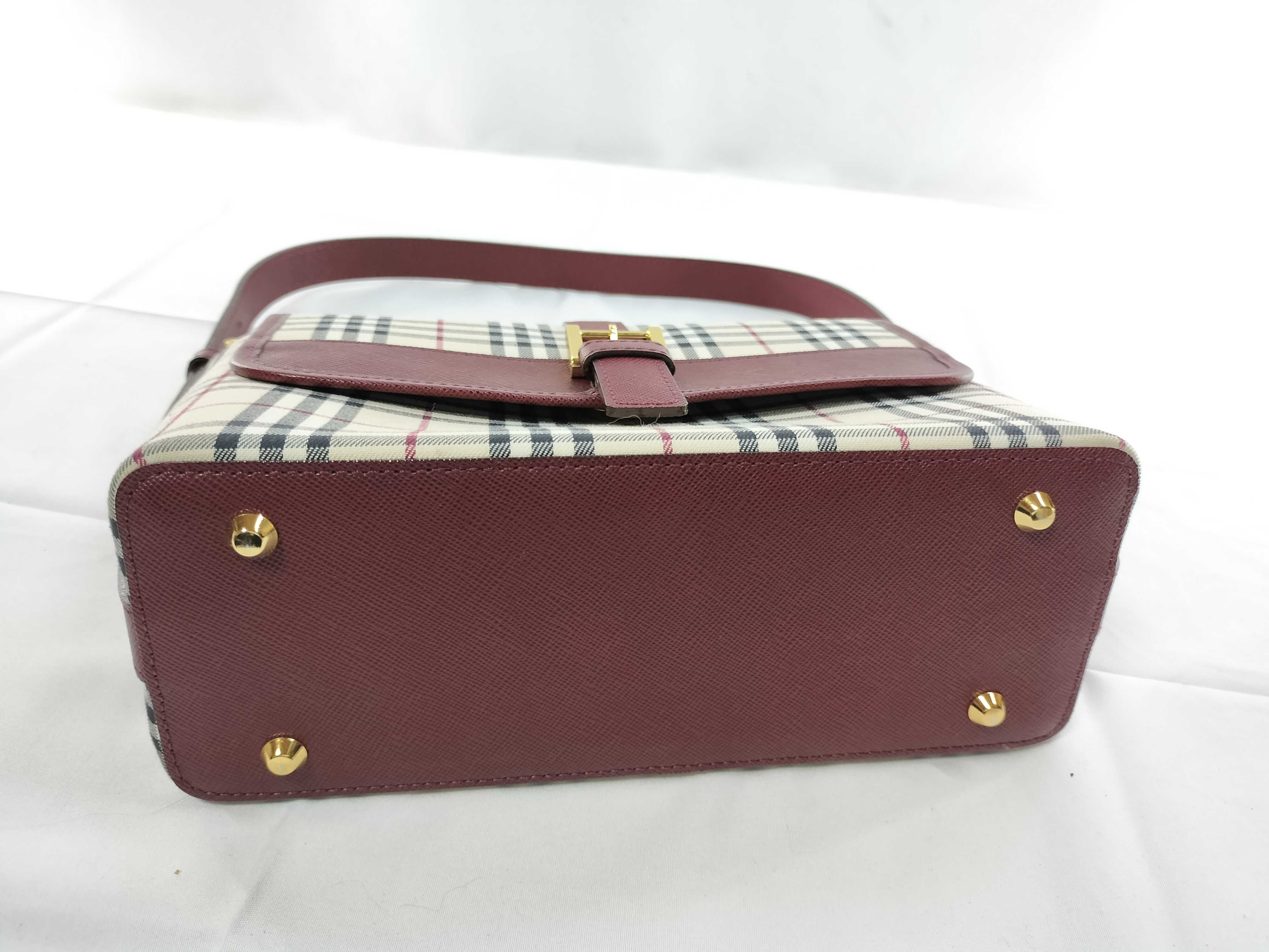 Nova Check One-Shoulder Handbag Shoulder Bag — view 7