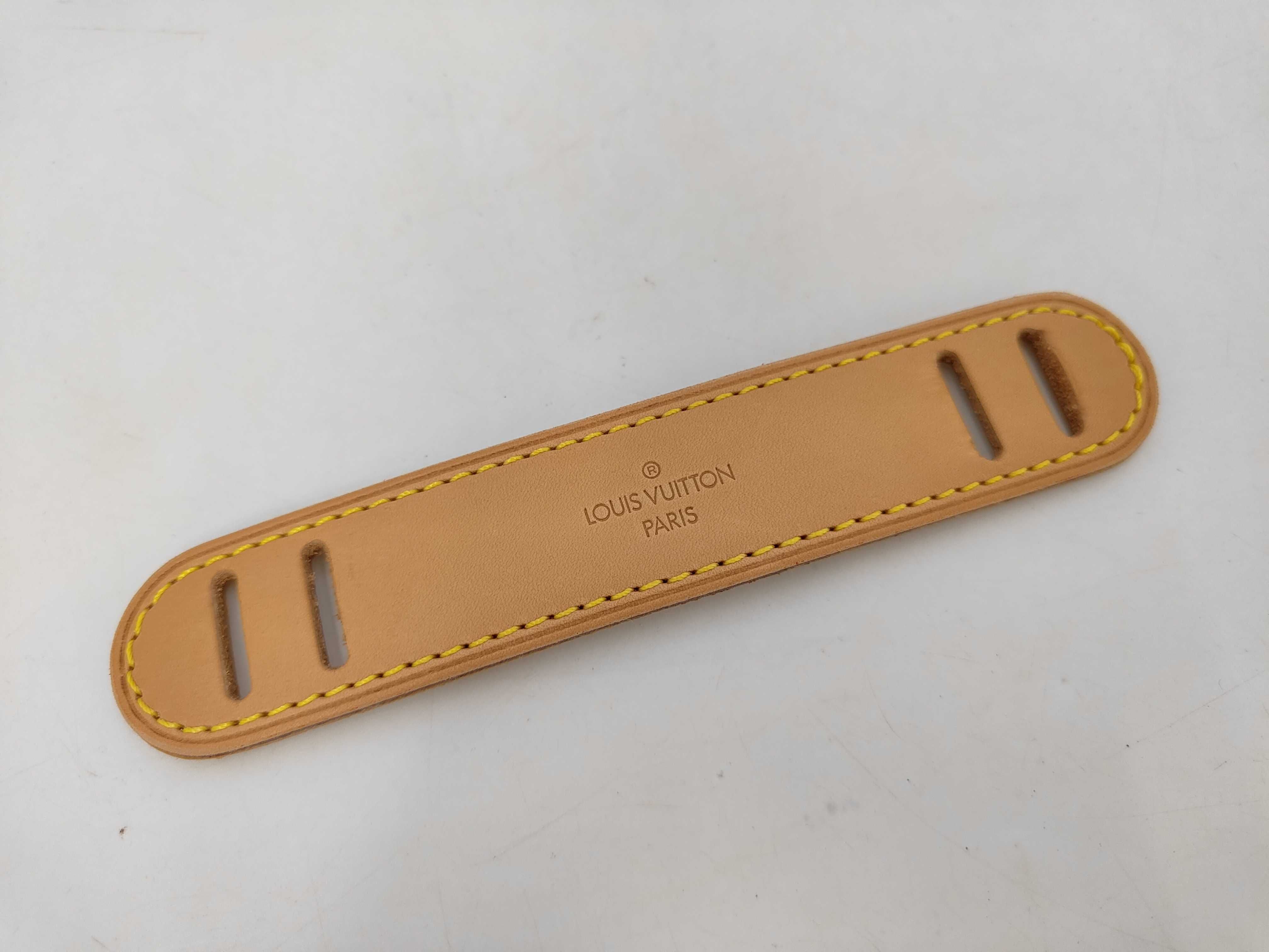 LV Shoulder Bag — view 11