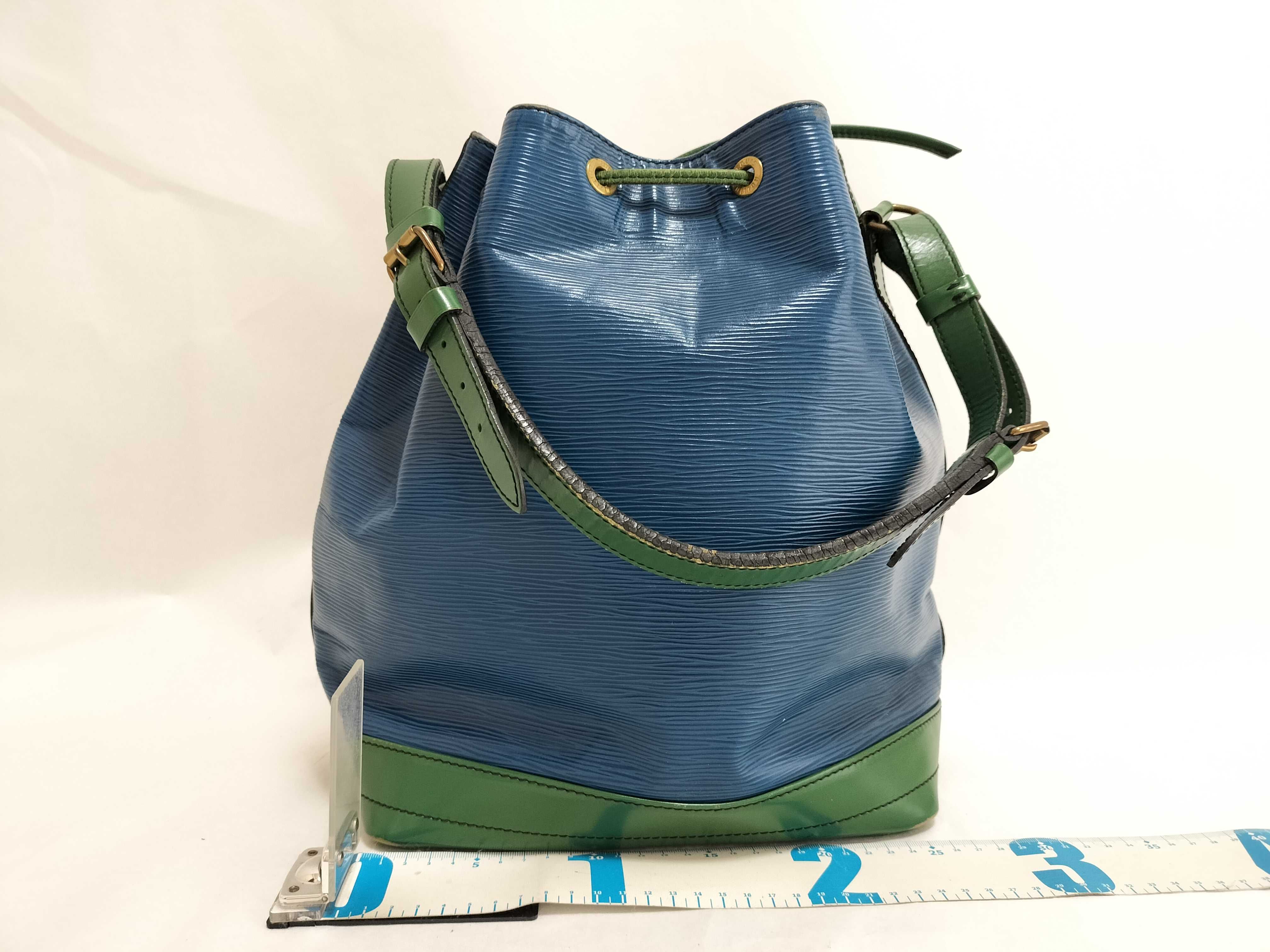 Epi Leather Shoulder Bag M44044 — view 2