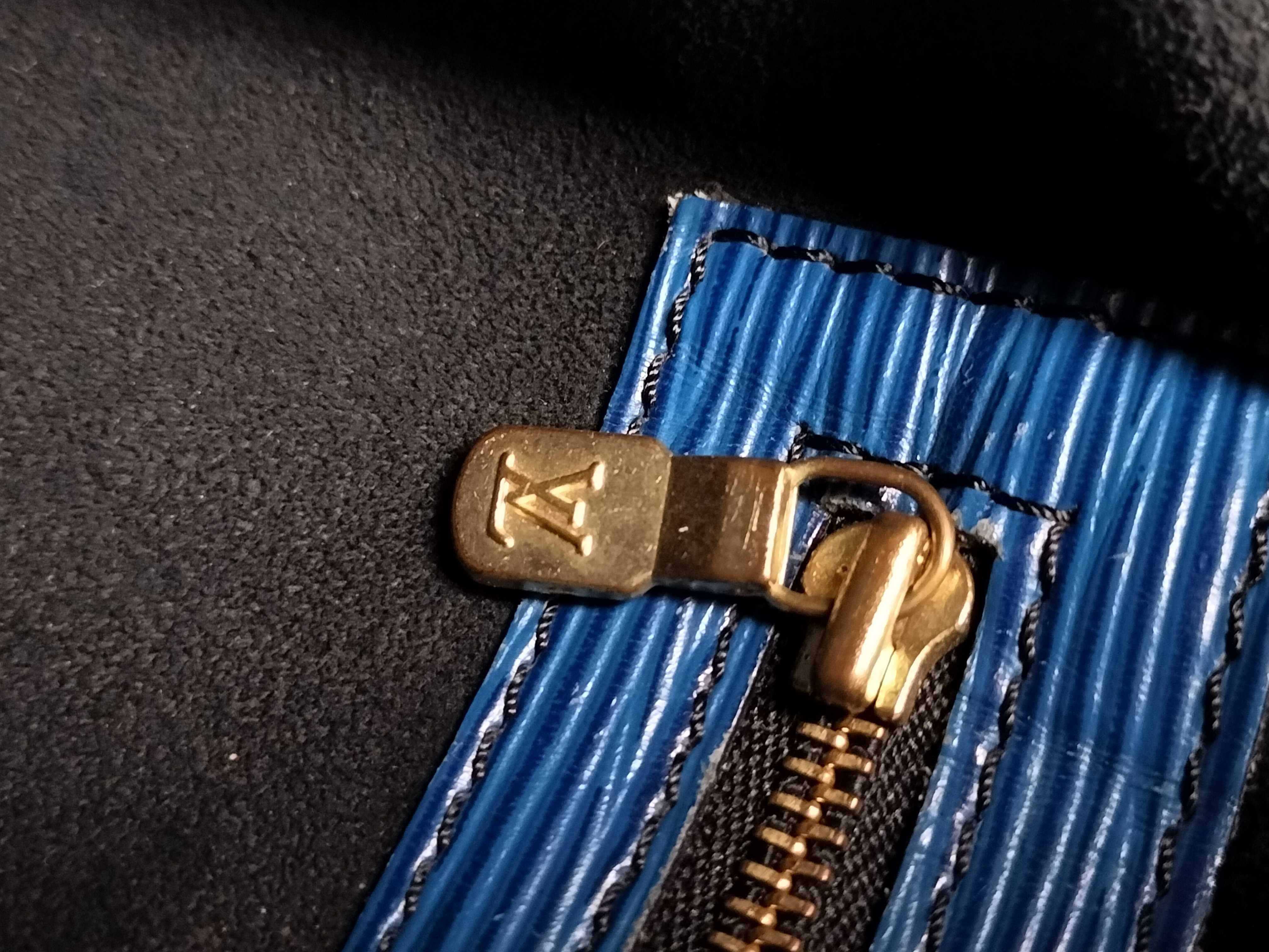 Epi Leather Shoulder Bag M44044 — view 13