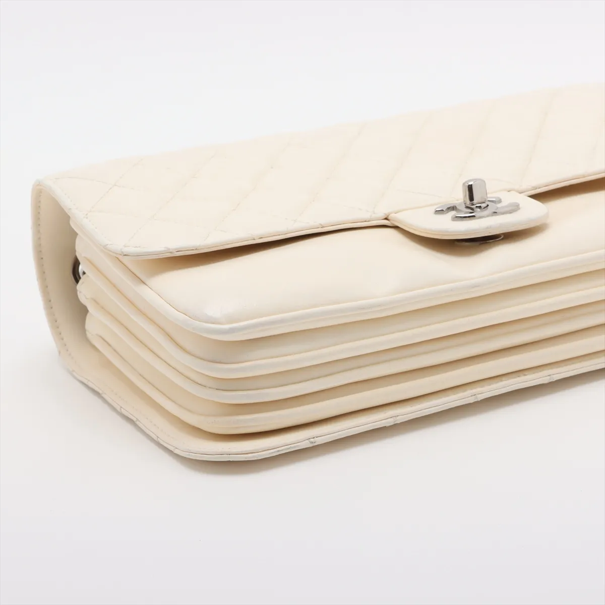 Matelasse Leather Single Flap Double Chain Bag Accordion White Silver Hardware 16248003 16th Series — view 4
