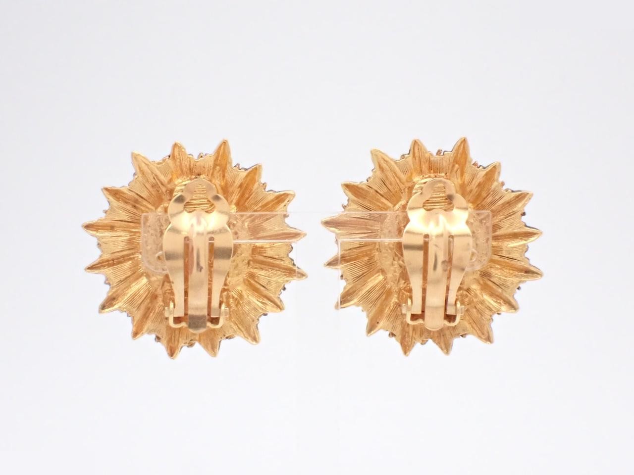 Vintage Classic (Precious Metal) Earrings — view 2