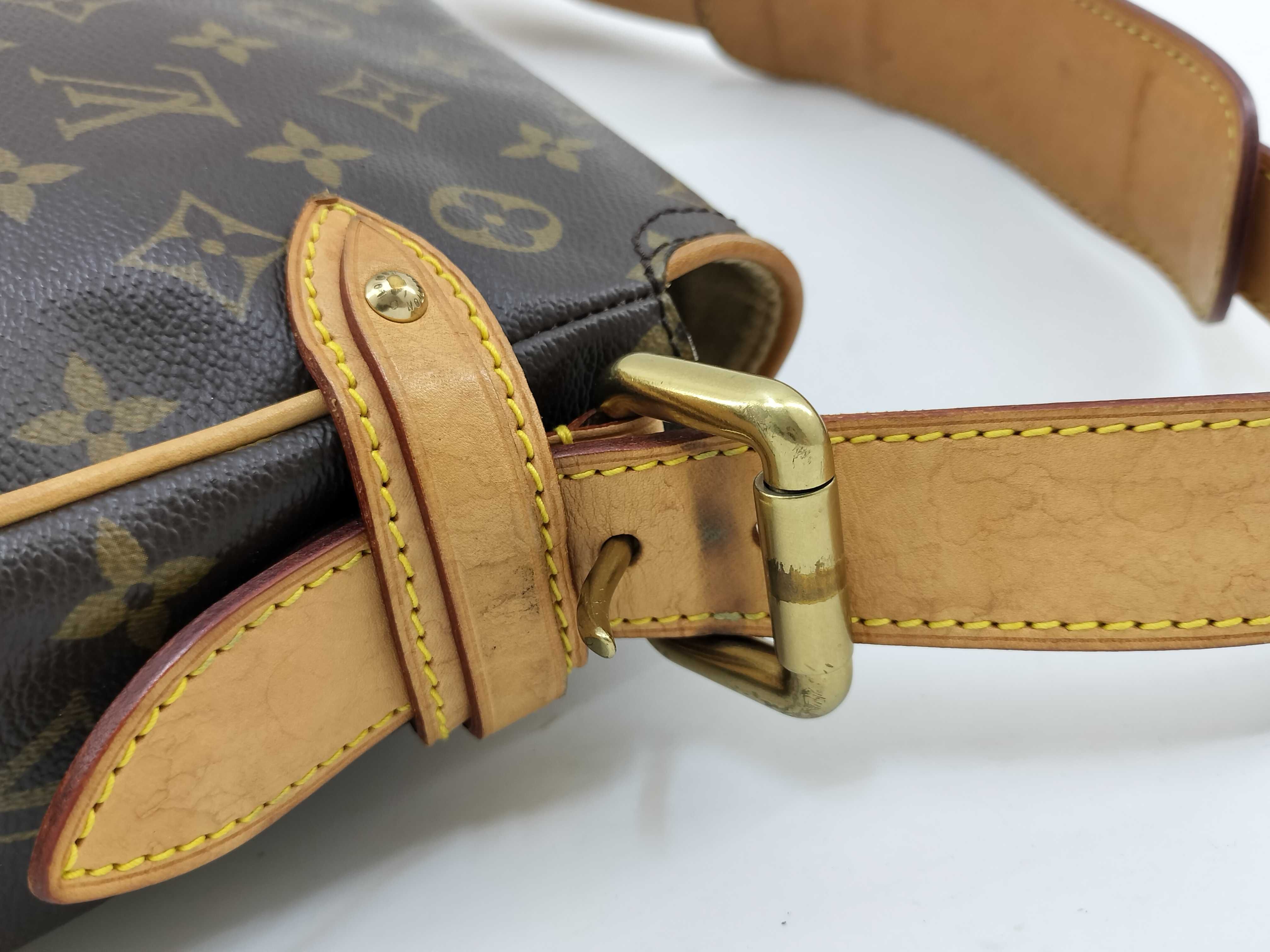 Monogram Louis Vuitton Monogram Hudson Bag M40027 5 Shoulder Bag — view 6