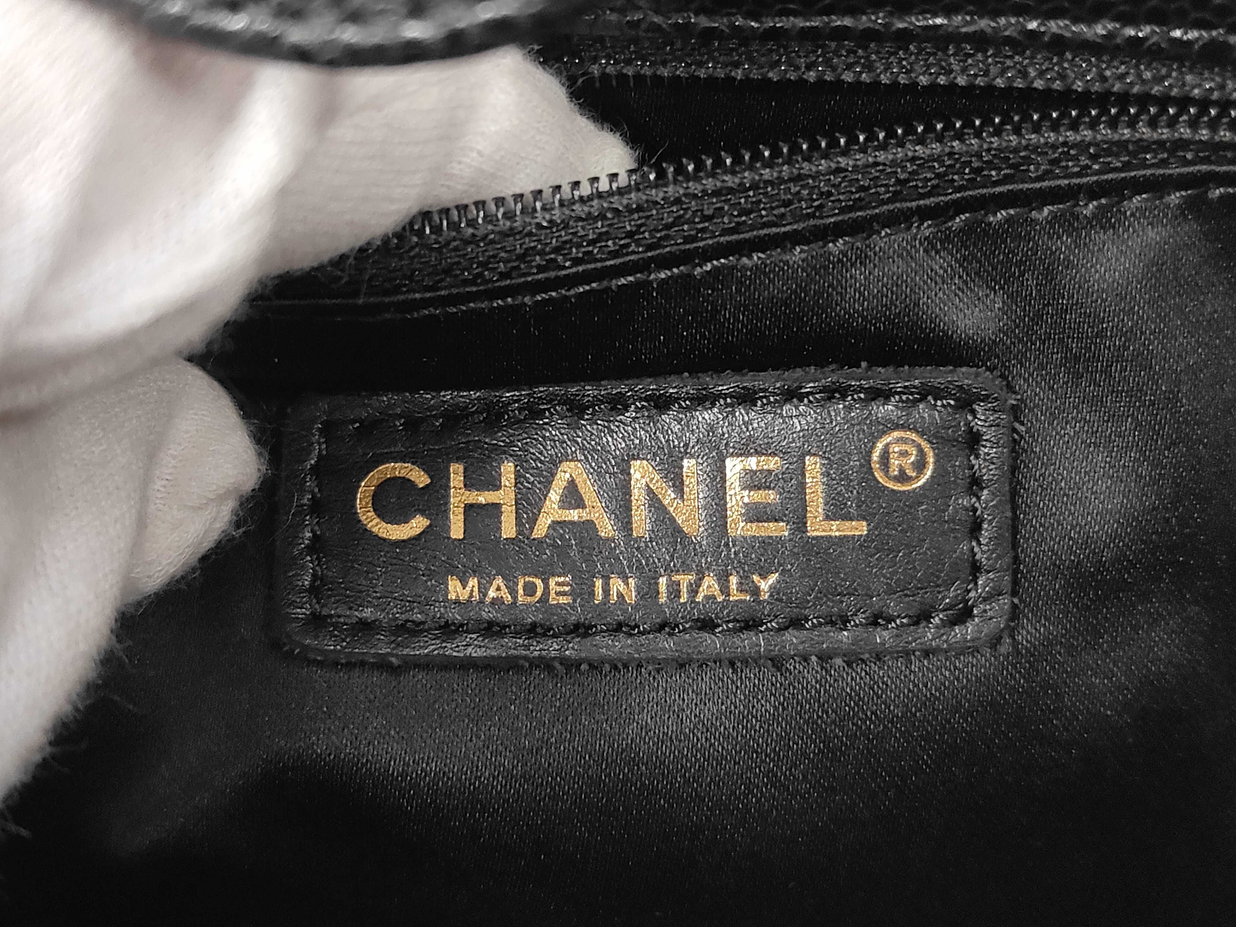 Reissue Caviar Chain Tote Handbag — view 9