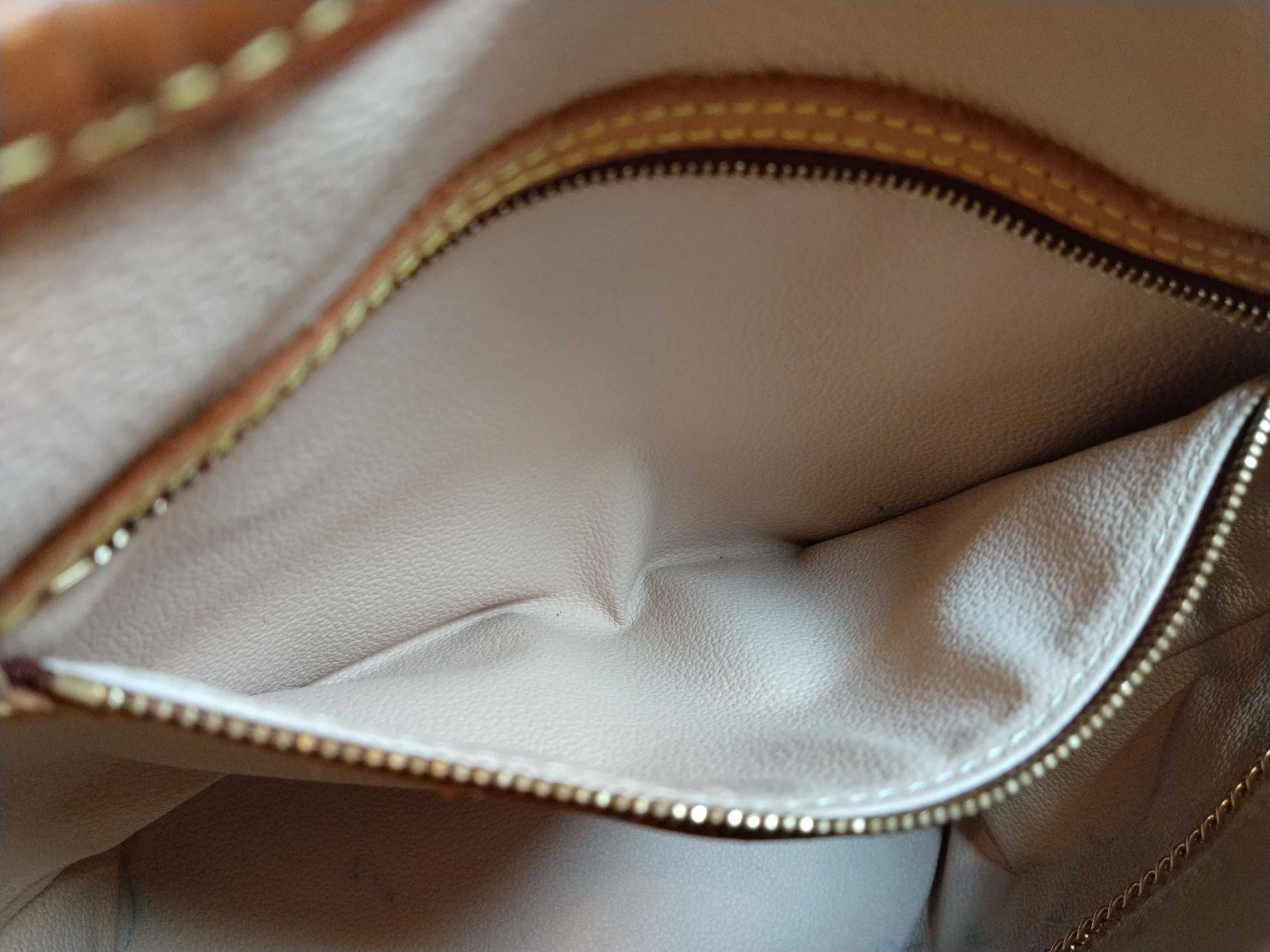 Monogram Bucket PM M42238 Tote Bag — view 10