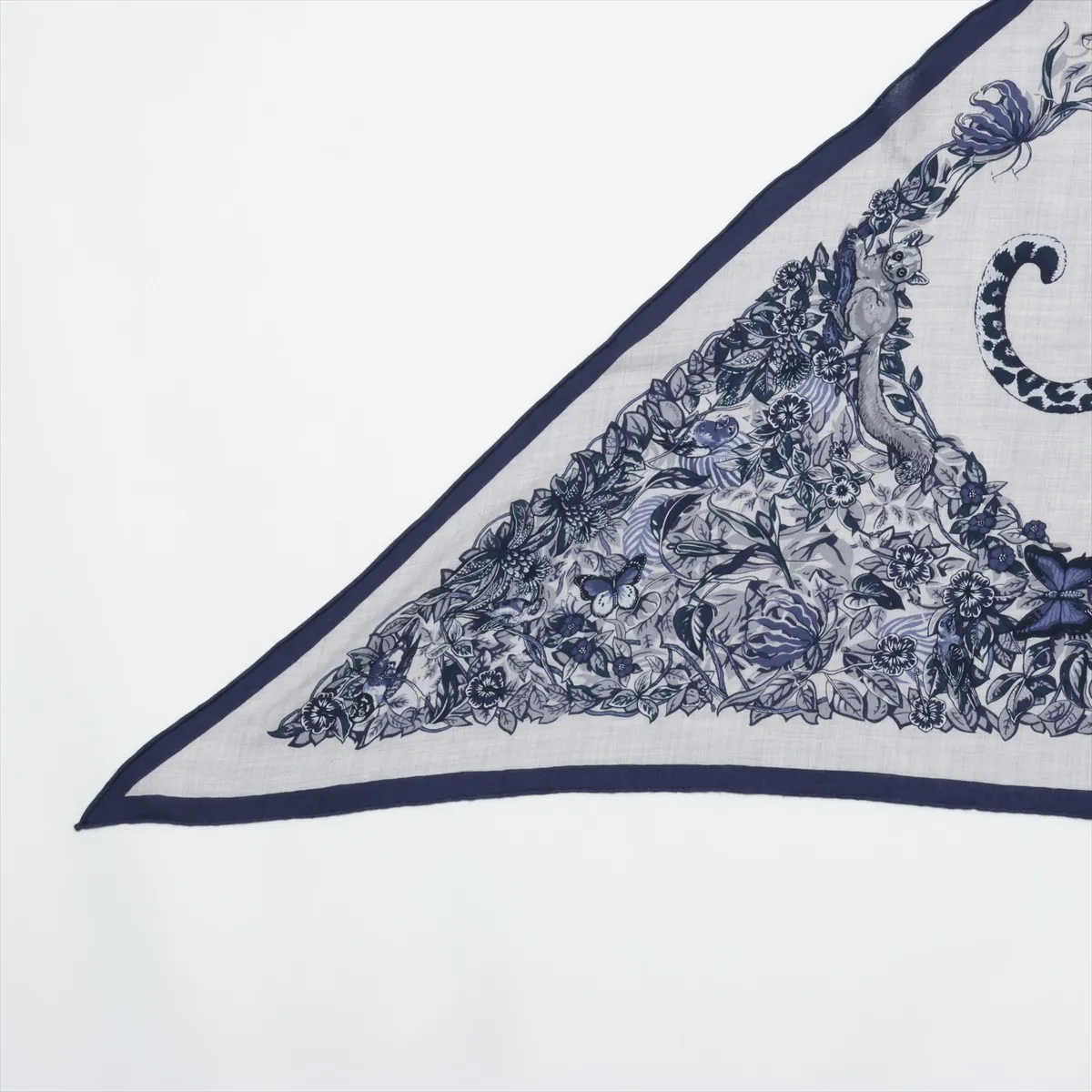 Triangle Géant JUNGLE LOVE scarf, cashmere x silk, gray x navy. Shows signs of wear, — view 4
