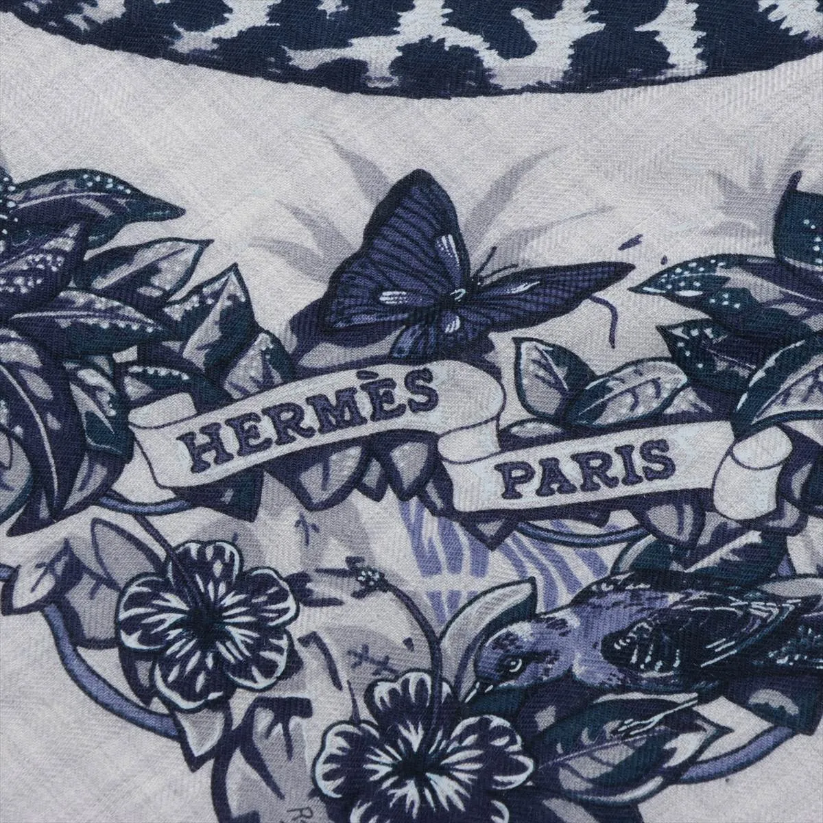 Triangle Géant JUNGLE LOVE scarf, cashmere x silk, gray x navy. Shows signs of wear, — view 5