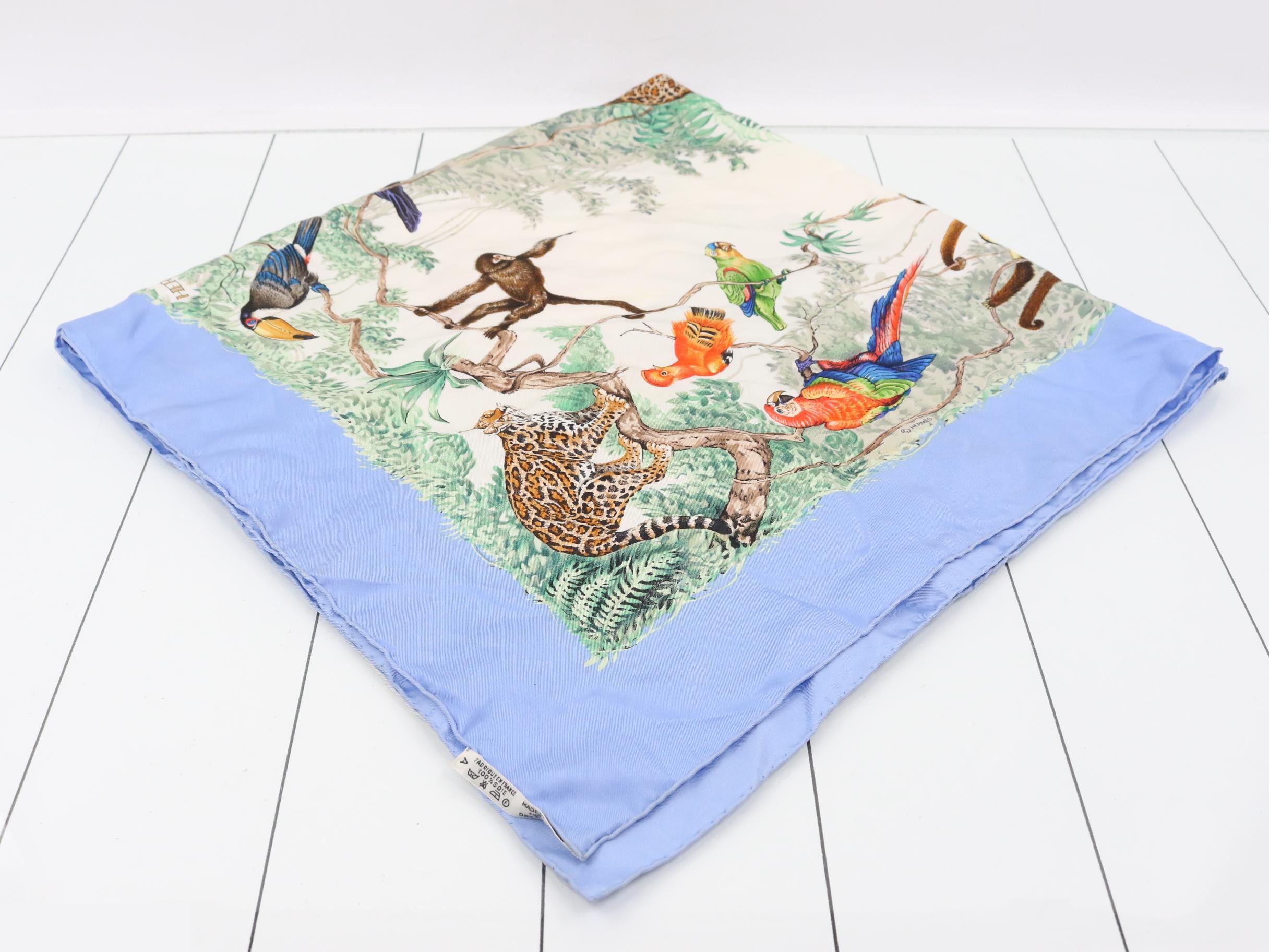 Scarf, Carre 90 — view 2