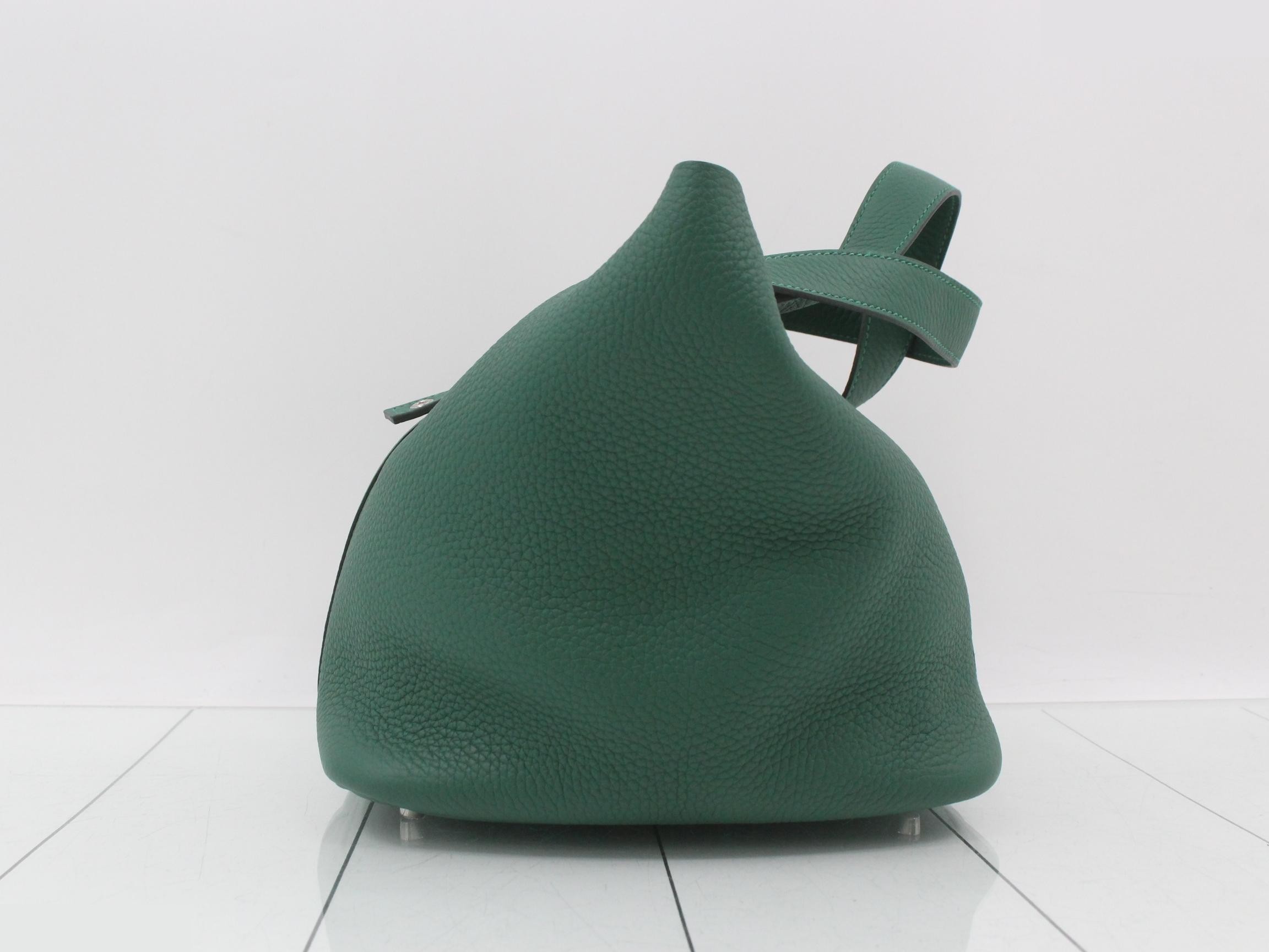 Picotin Lock MM Leather Handbag, W Stamp, Green — view 3