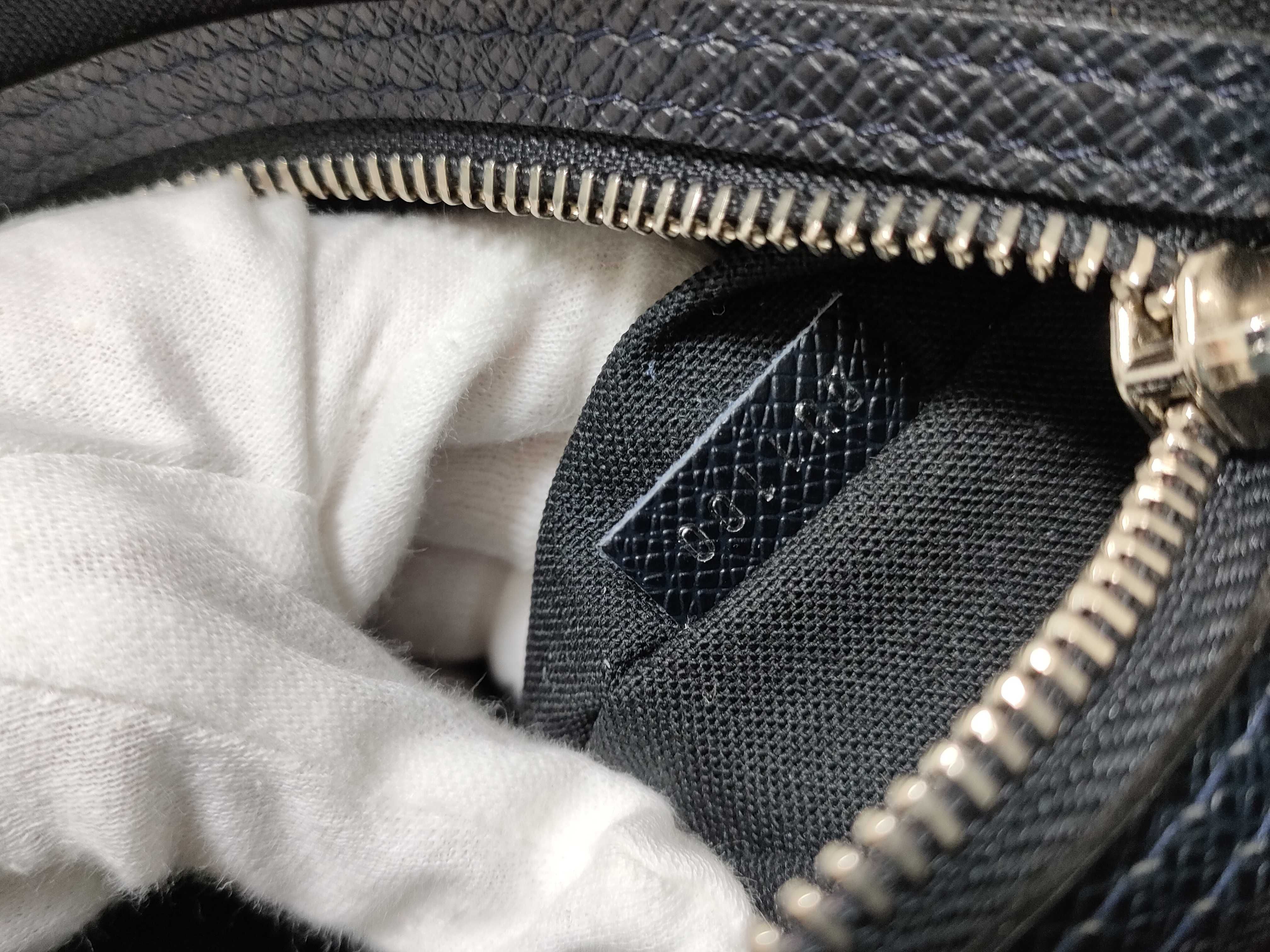 Taiga Milo Shoulder Bag — view 13