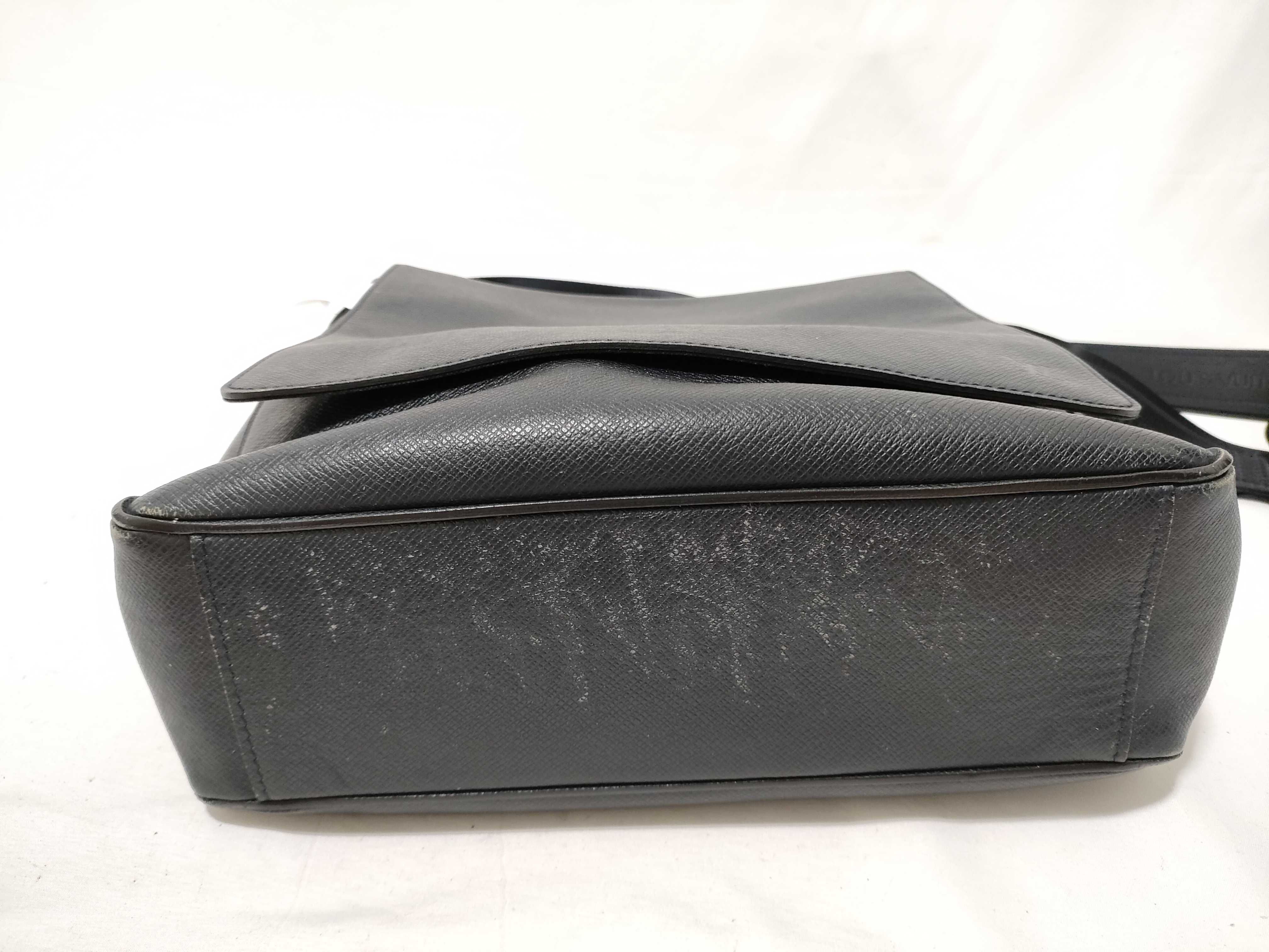 Taiga Milo Shoulder Bag — view 7