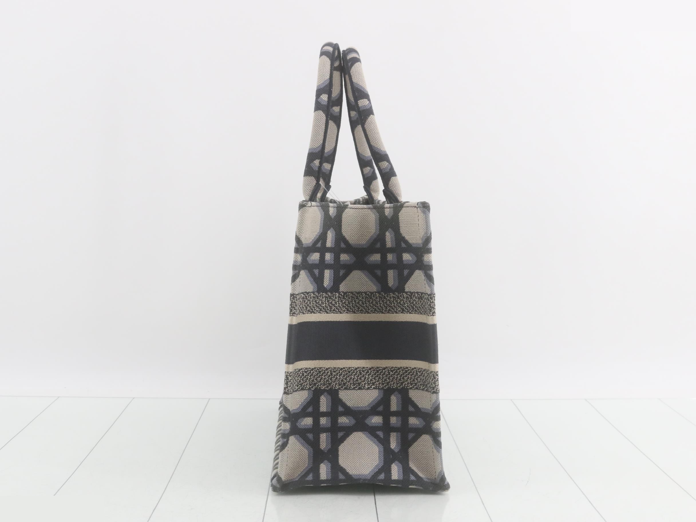 Book Tote — view 4