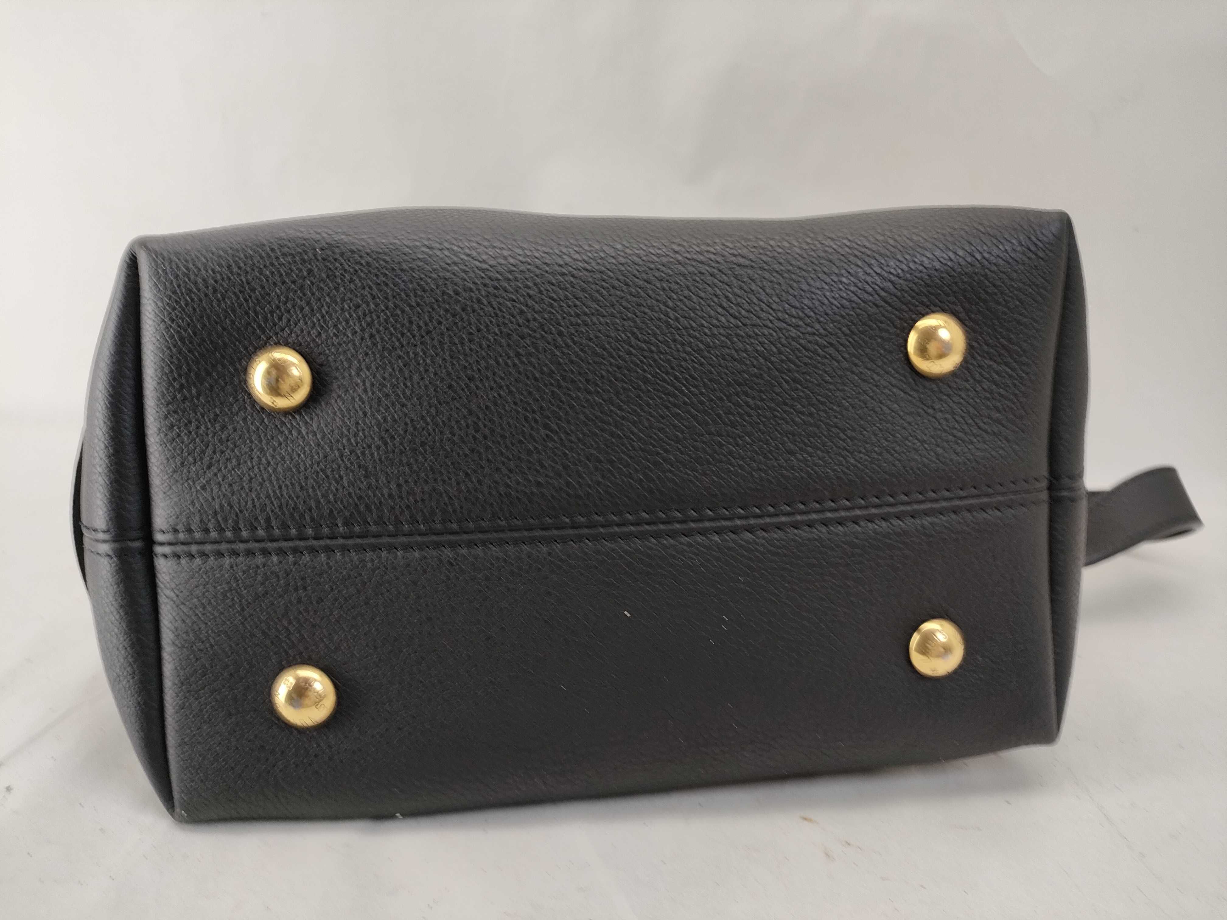 Low Key Hobo PM Leather Shoulder Bag — view 4