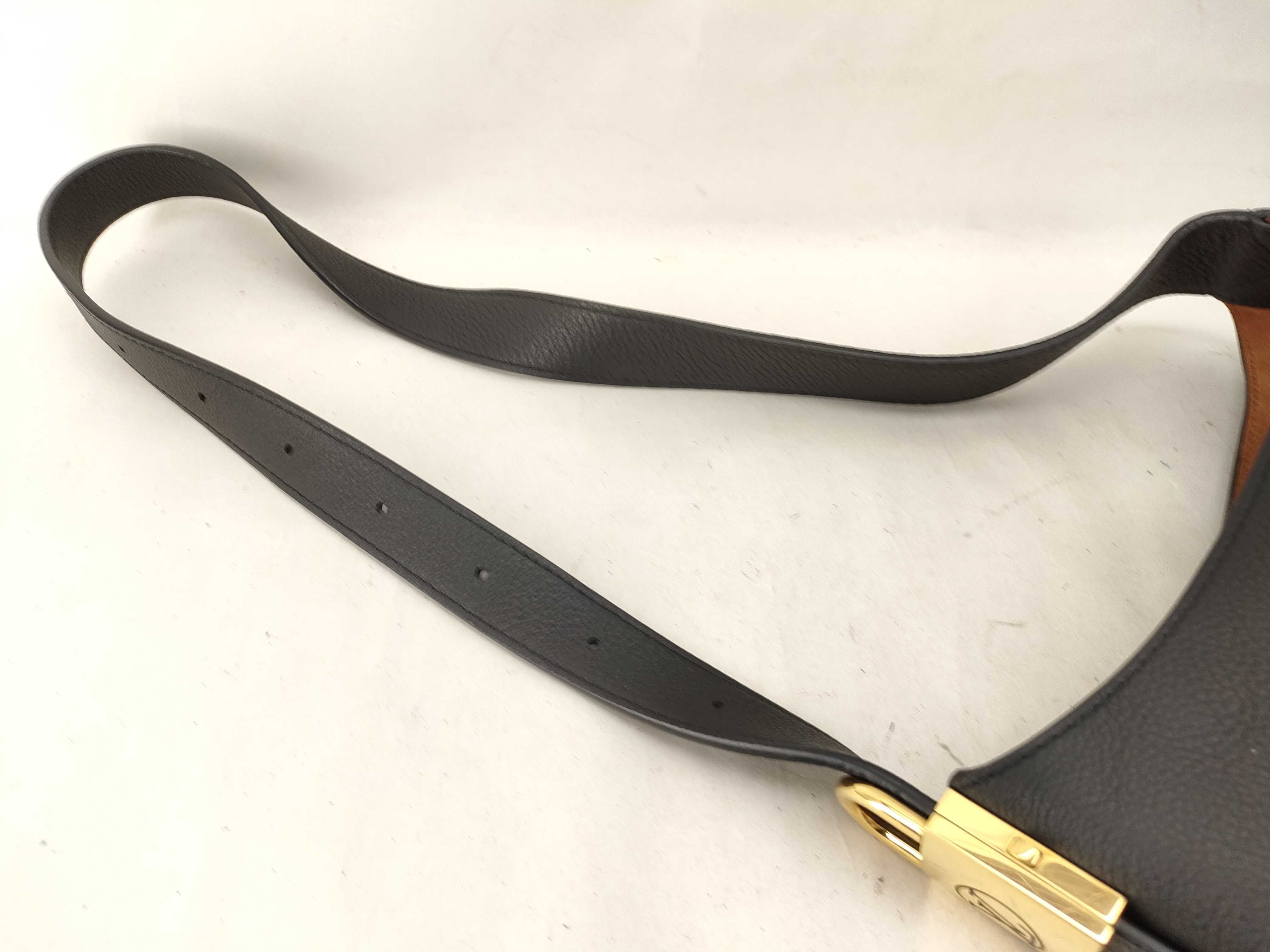 Low Key Hobo PM Leather Shoulder Bag — view 5