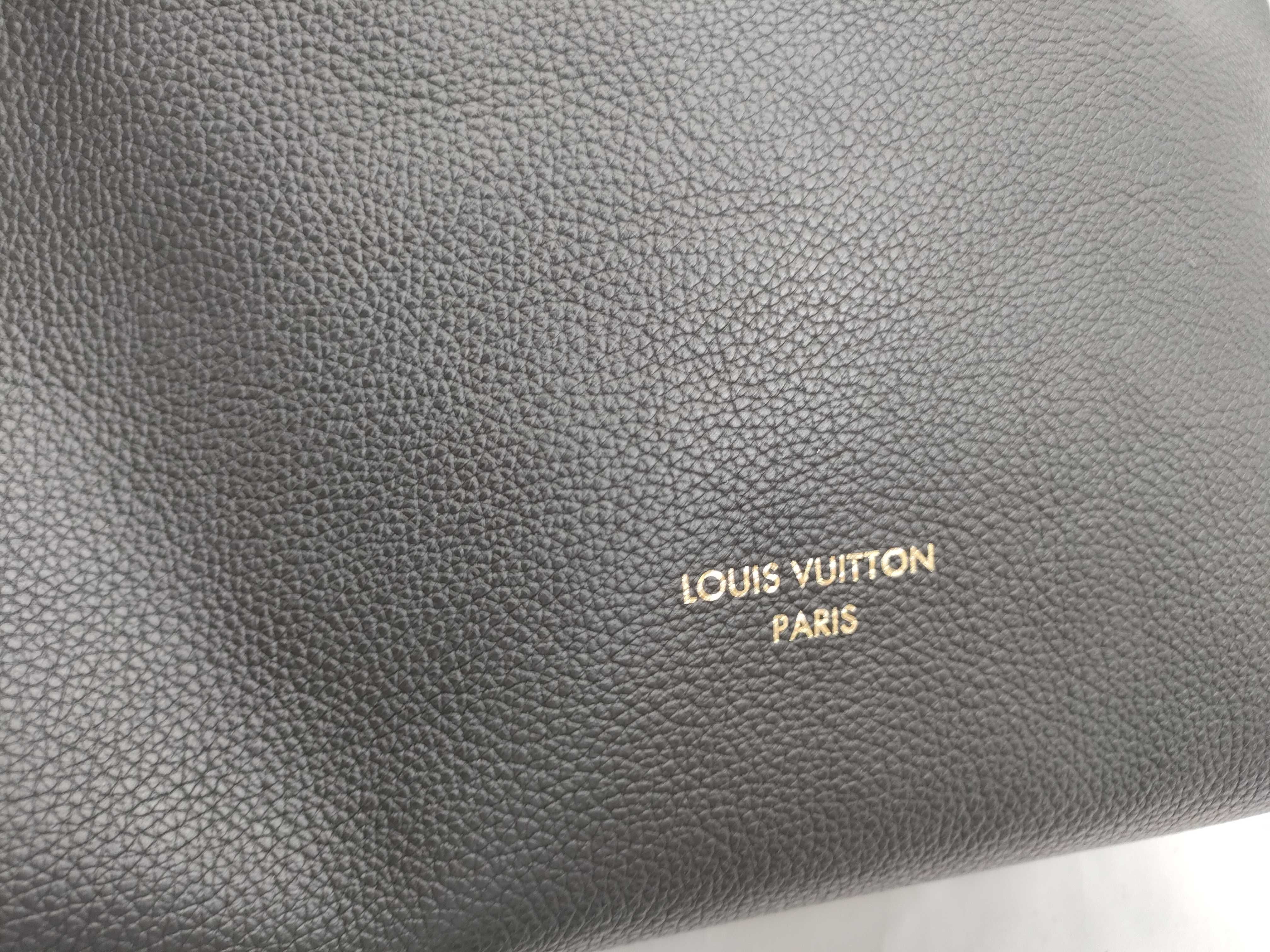 Low Key Hobo PM Leather Shoulder Bag — view 7