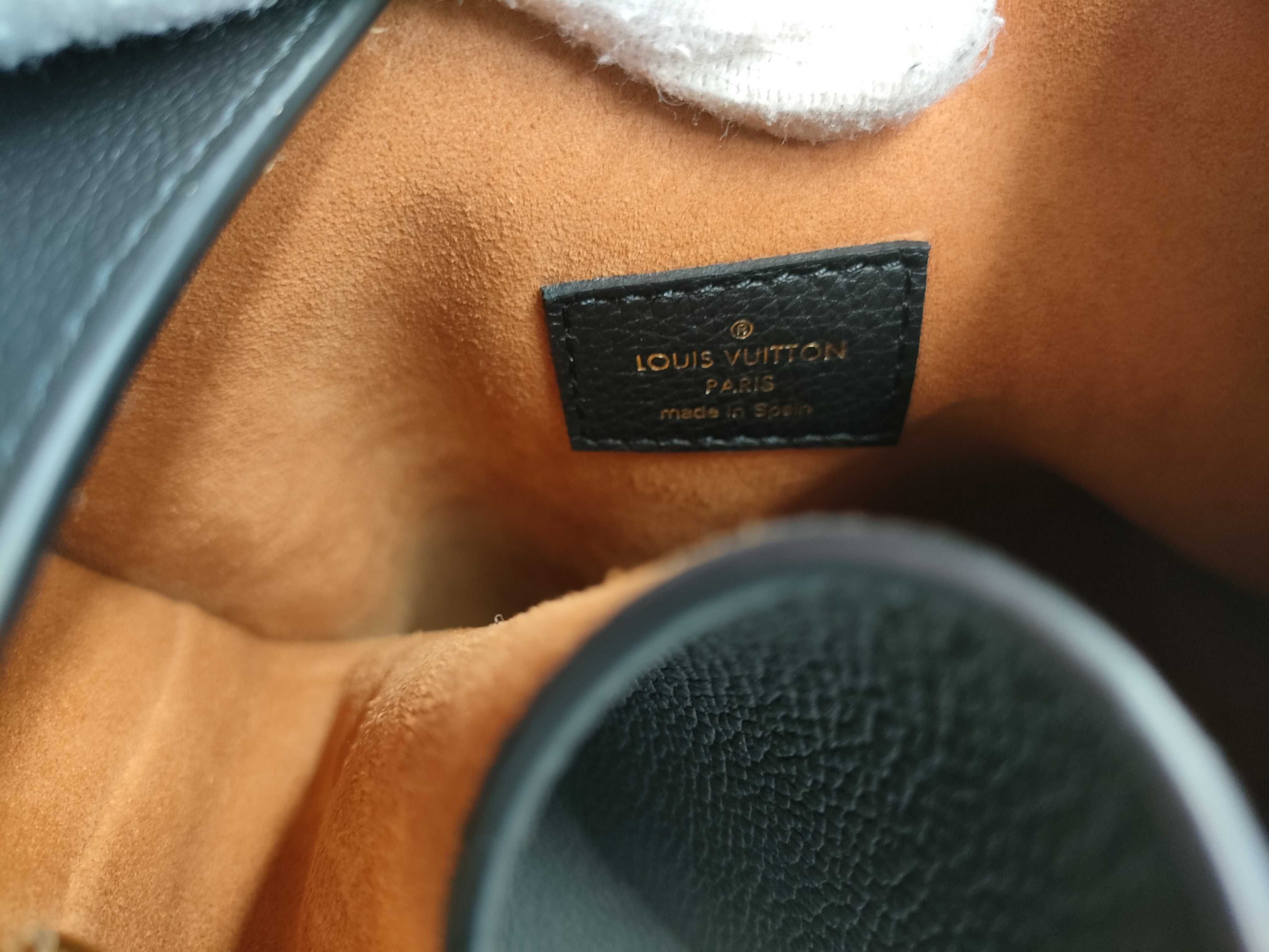 Low Key Hobo PM Leather Shoulder Bag — view 9
