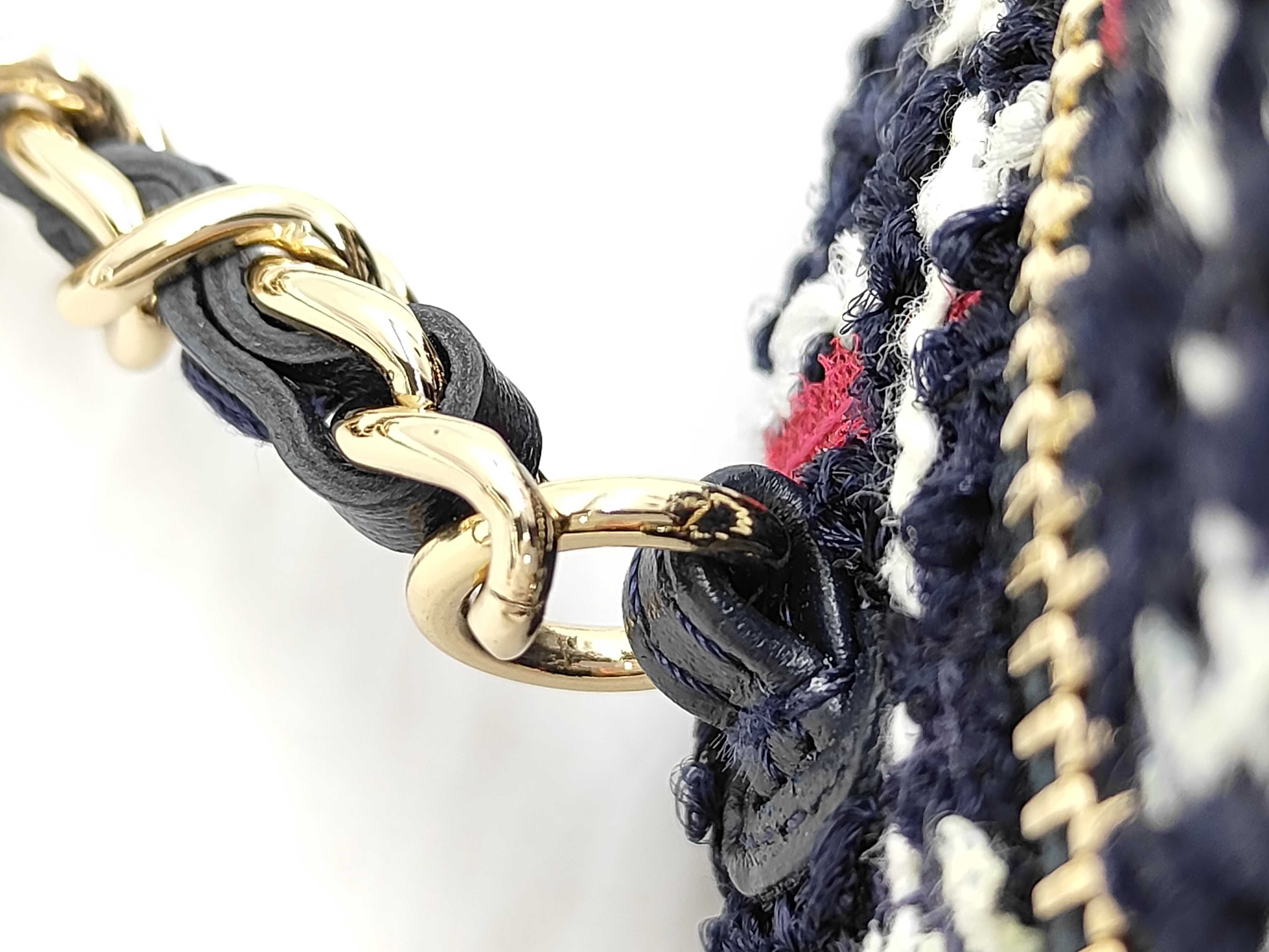 Round Chain Shoulder Bag Navy Tweed Red White Gold Hardware Shoulder Bag — view 5