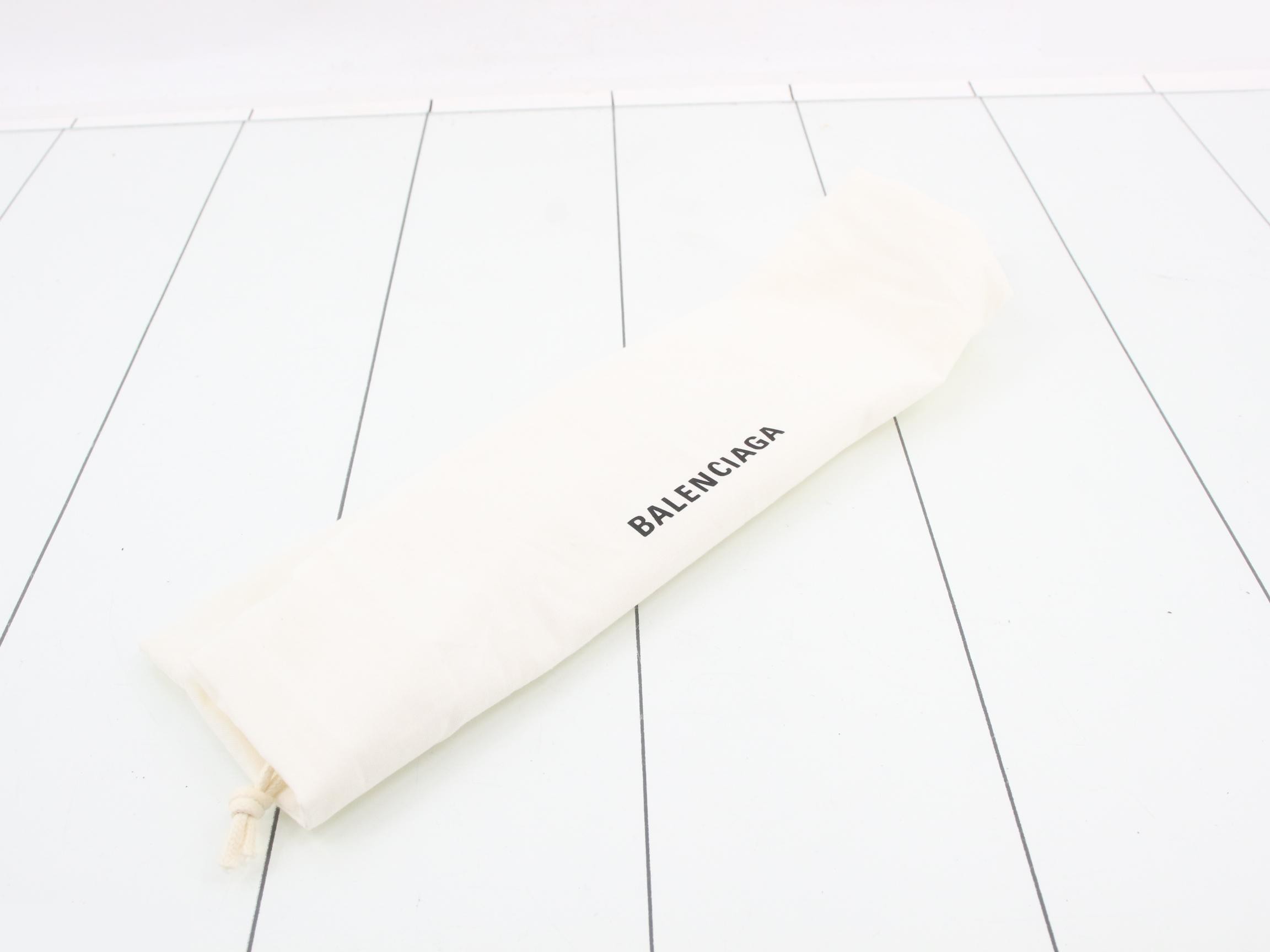 Other lines: Bags and clutches — view 7