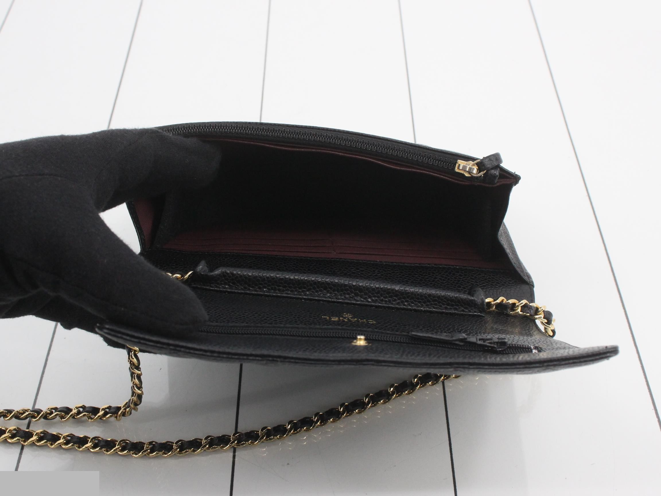 AP0250 Matelassé Chain Wallet, Caviar Leather, Black x Gold — view 4
