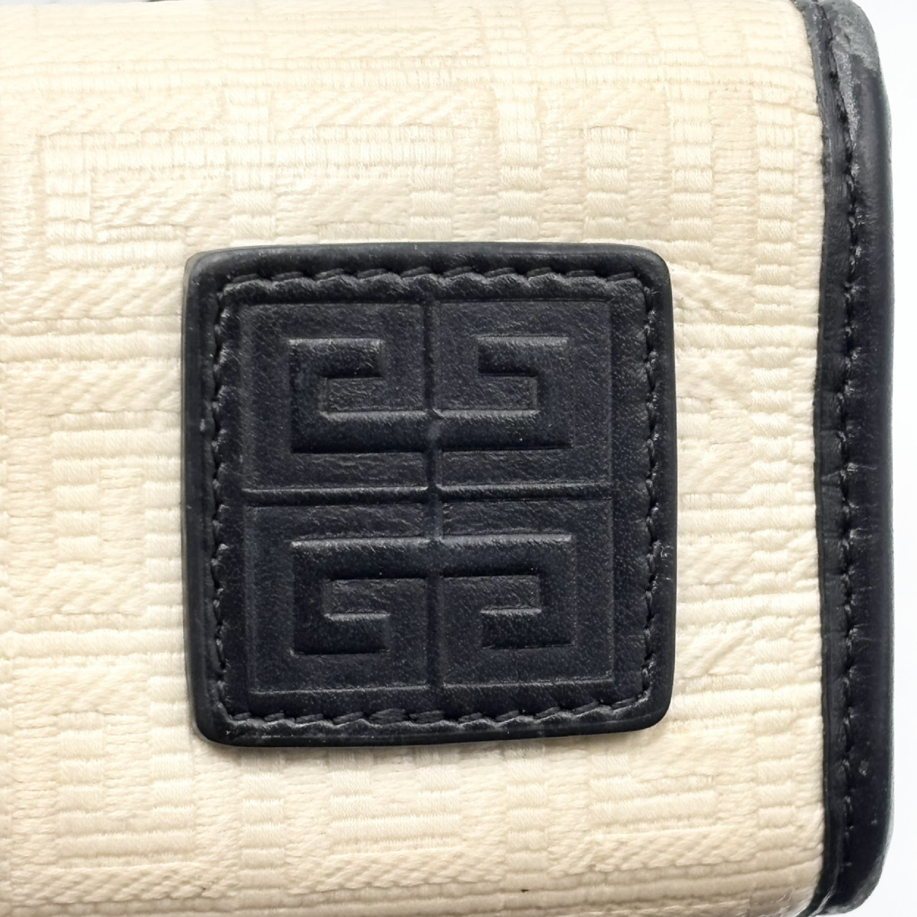 4G Logo 2-Way Shoulder Bag — view 11