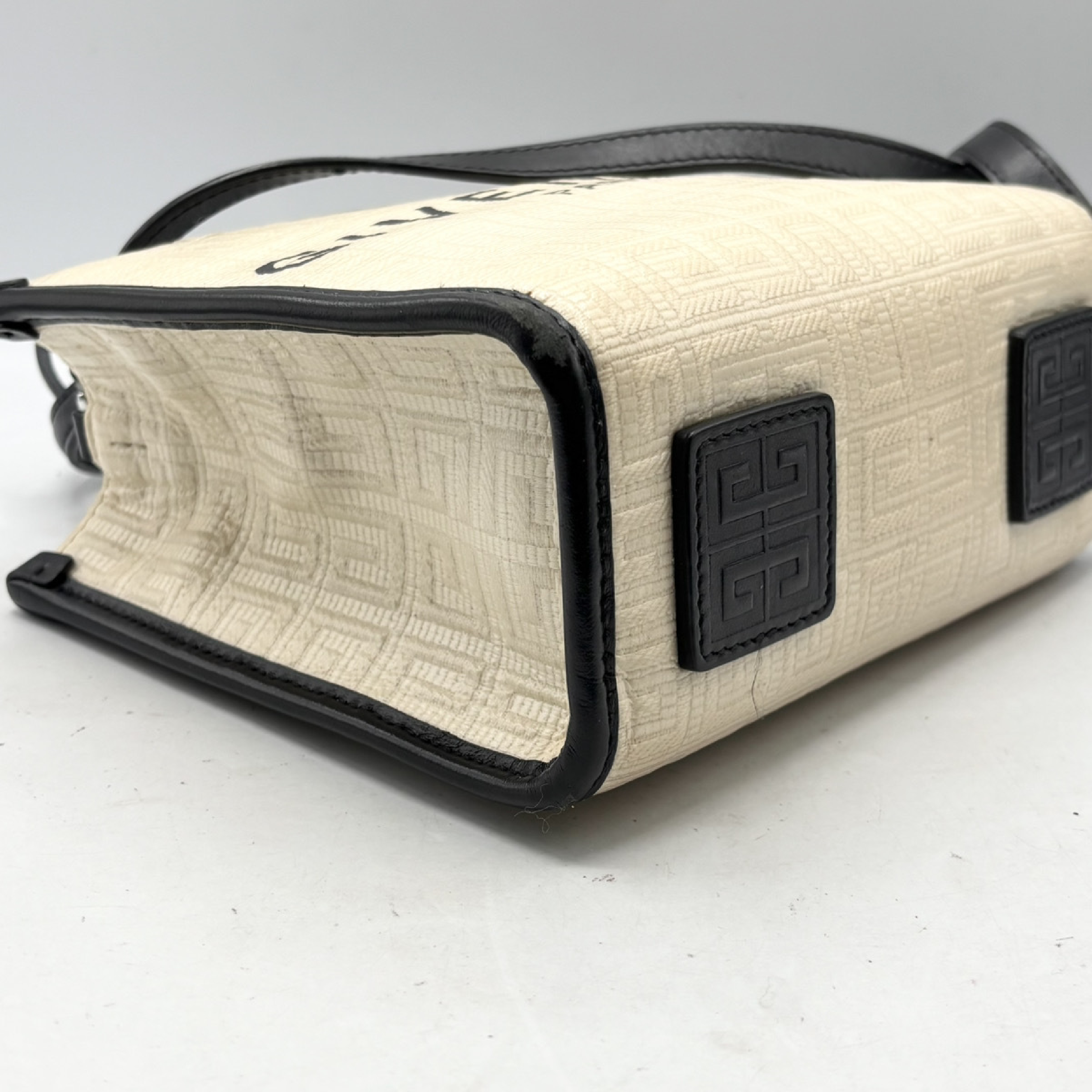 4G Logo 2-Way Shoulder Bag — view 4