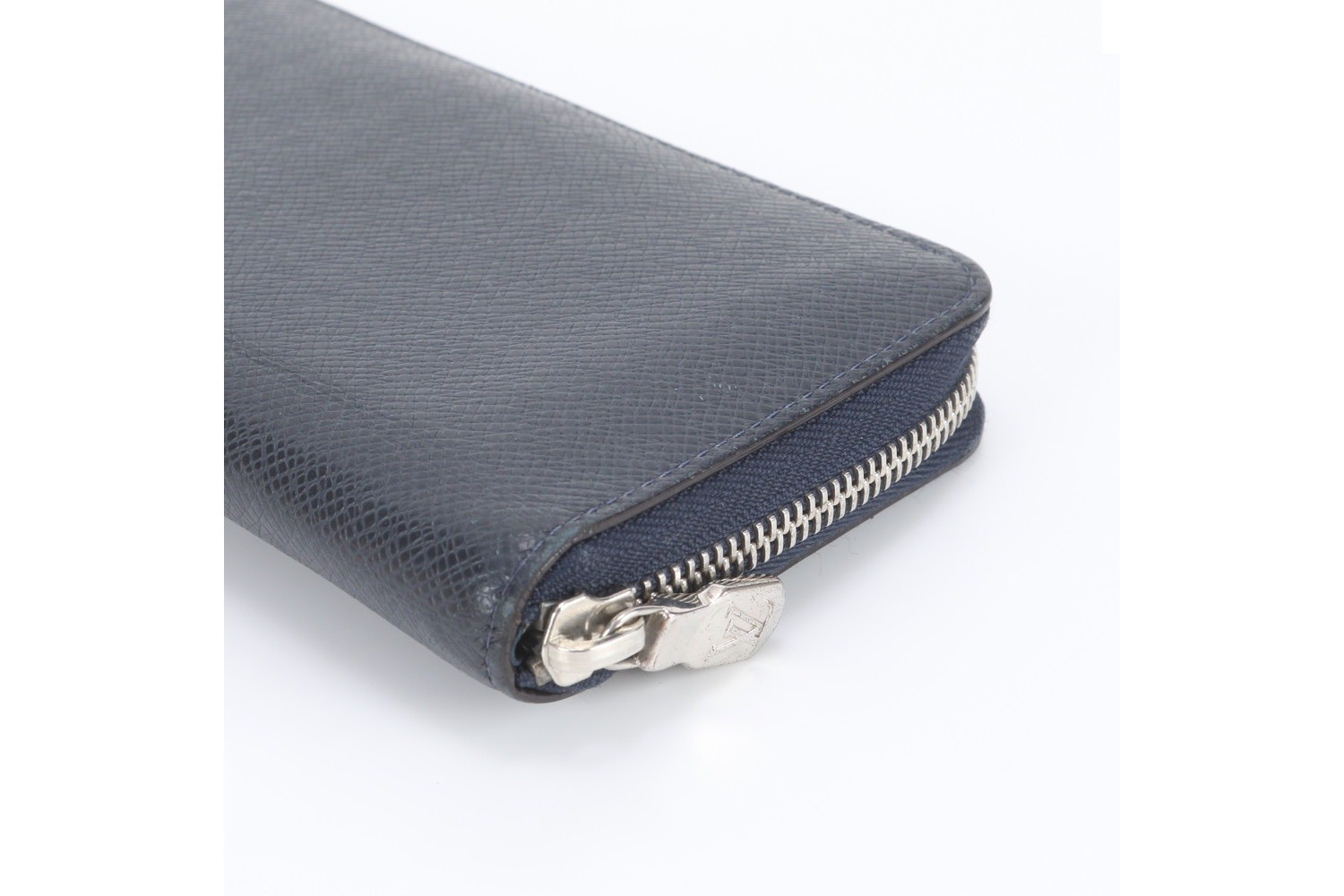 Damier Zippy Wallet Vertical M30510 Leather Long Wallet — view 3