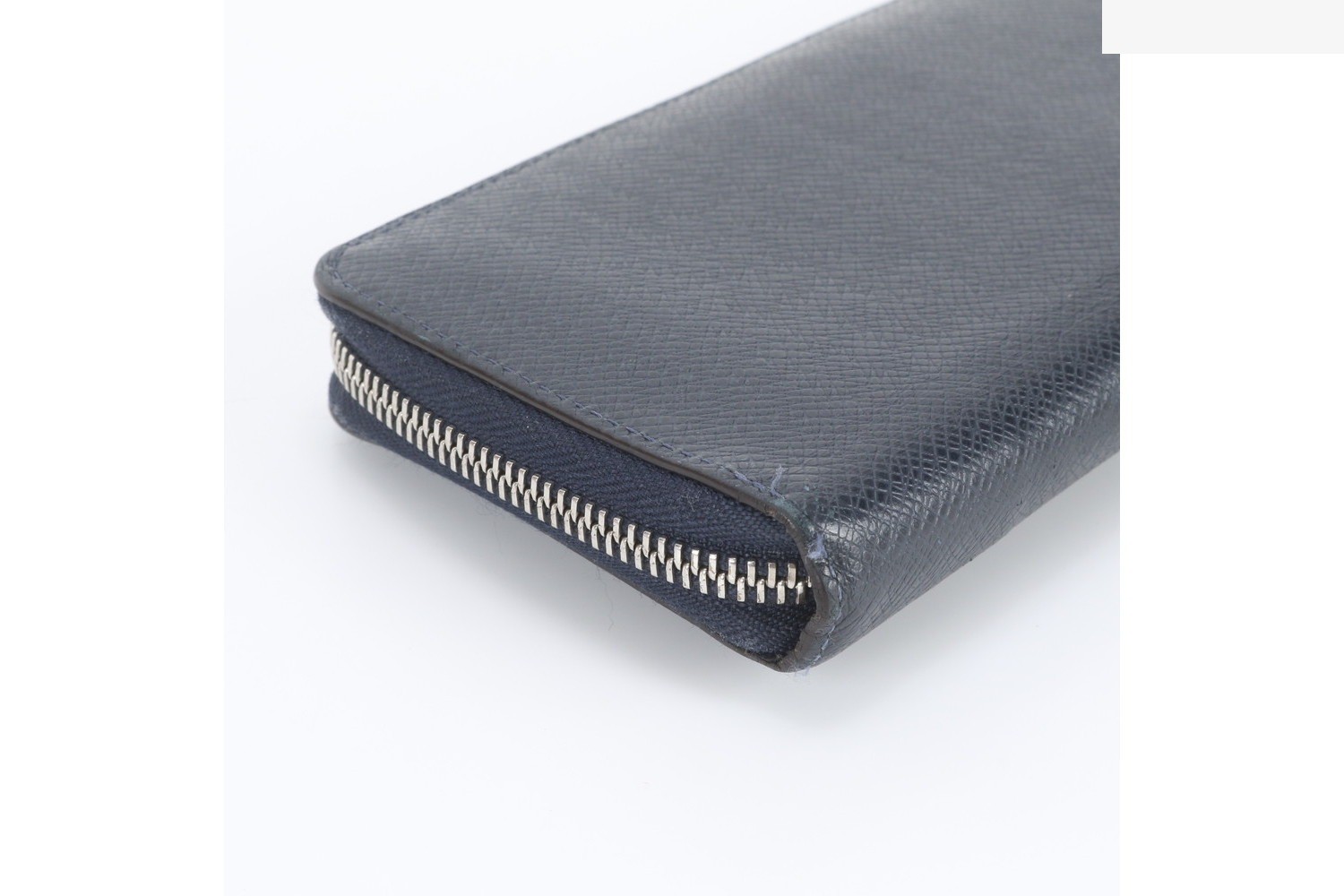 Damier Zippy Wallet Vertical M30510 Leather Long Wallet — view 4