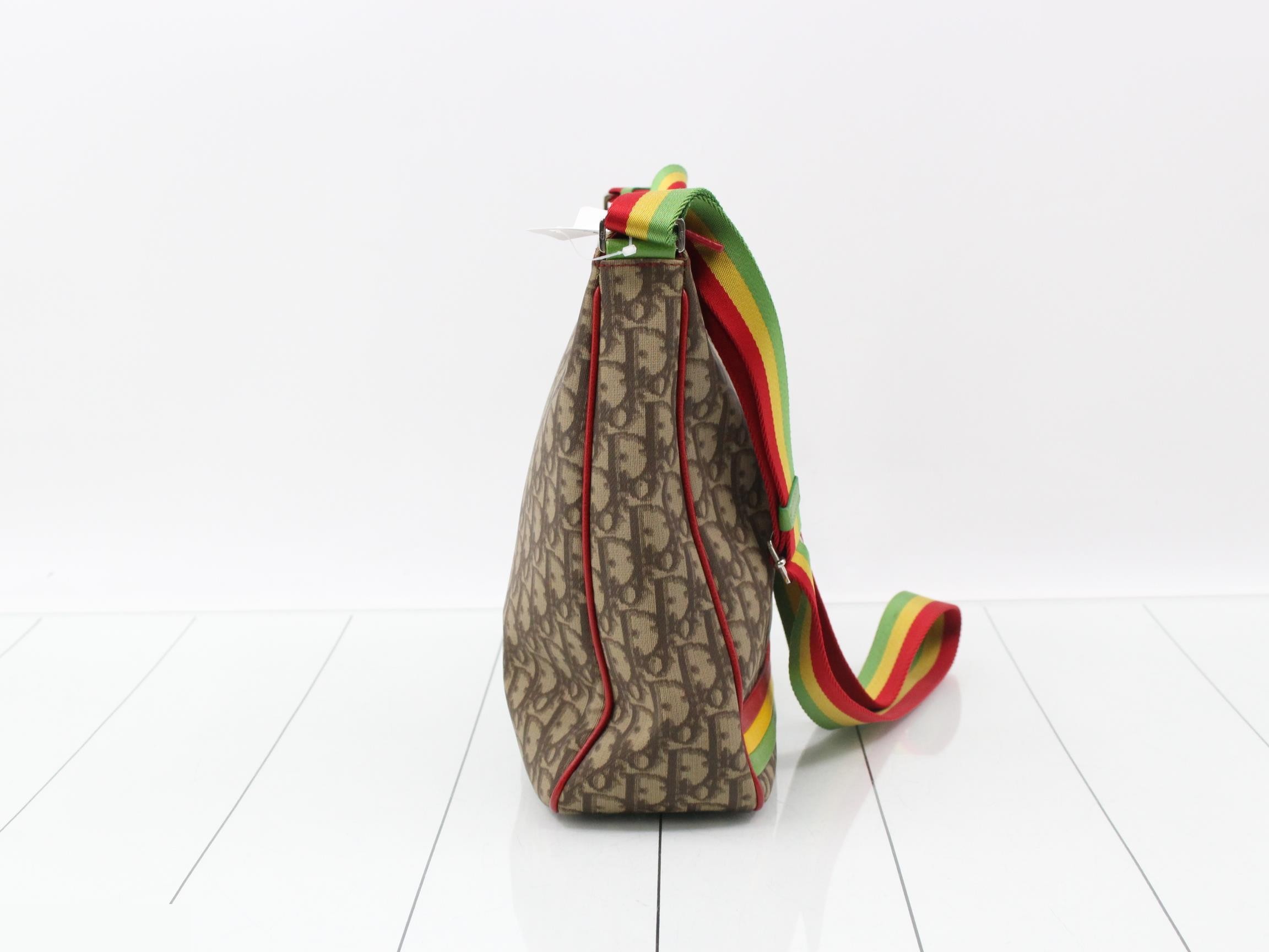 Rasta Trotter (Bag) - Shoulder Bag — view 4