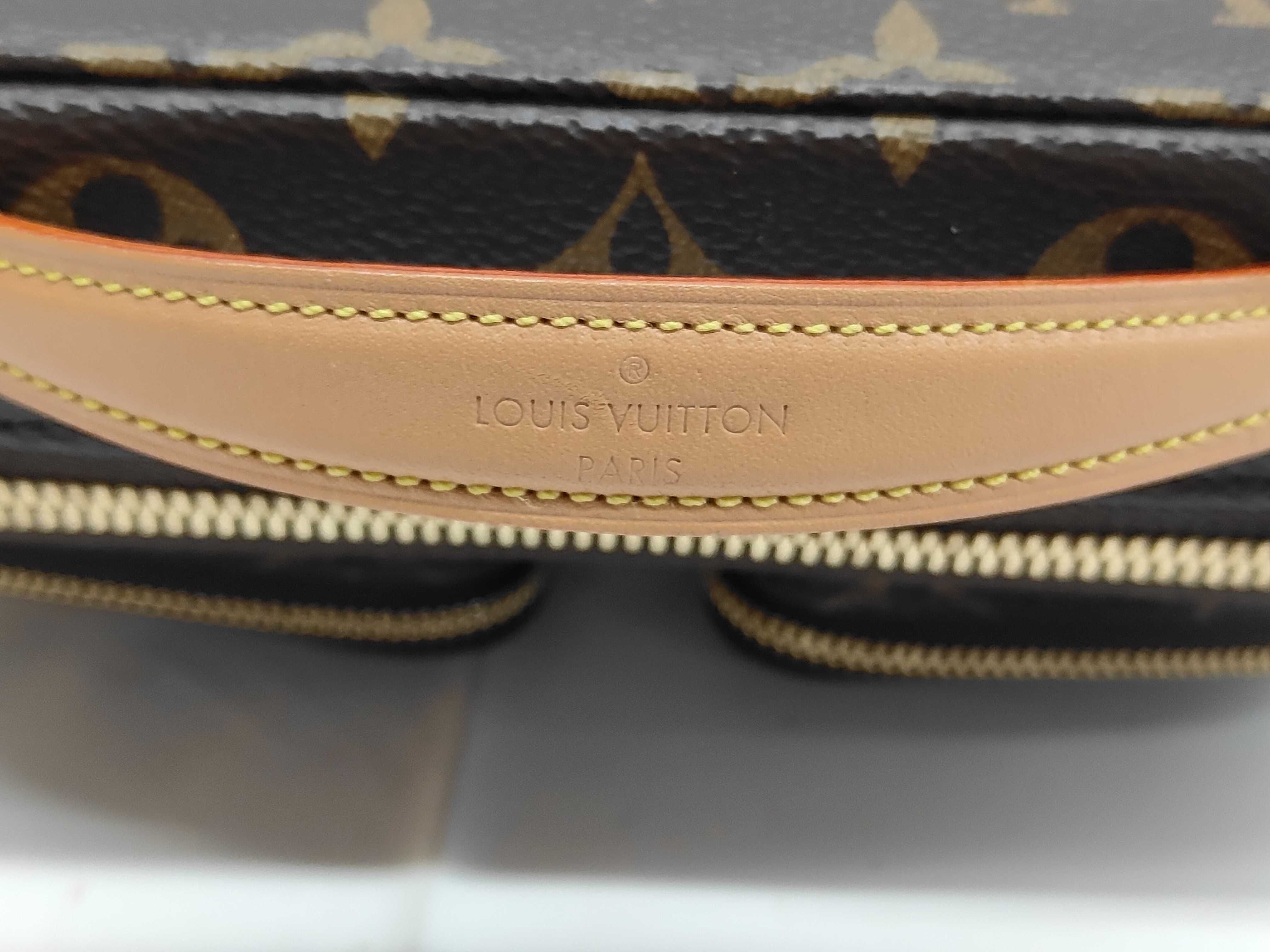 M80446 Utility Shoulder Bag — view 3