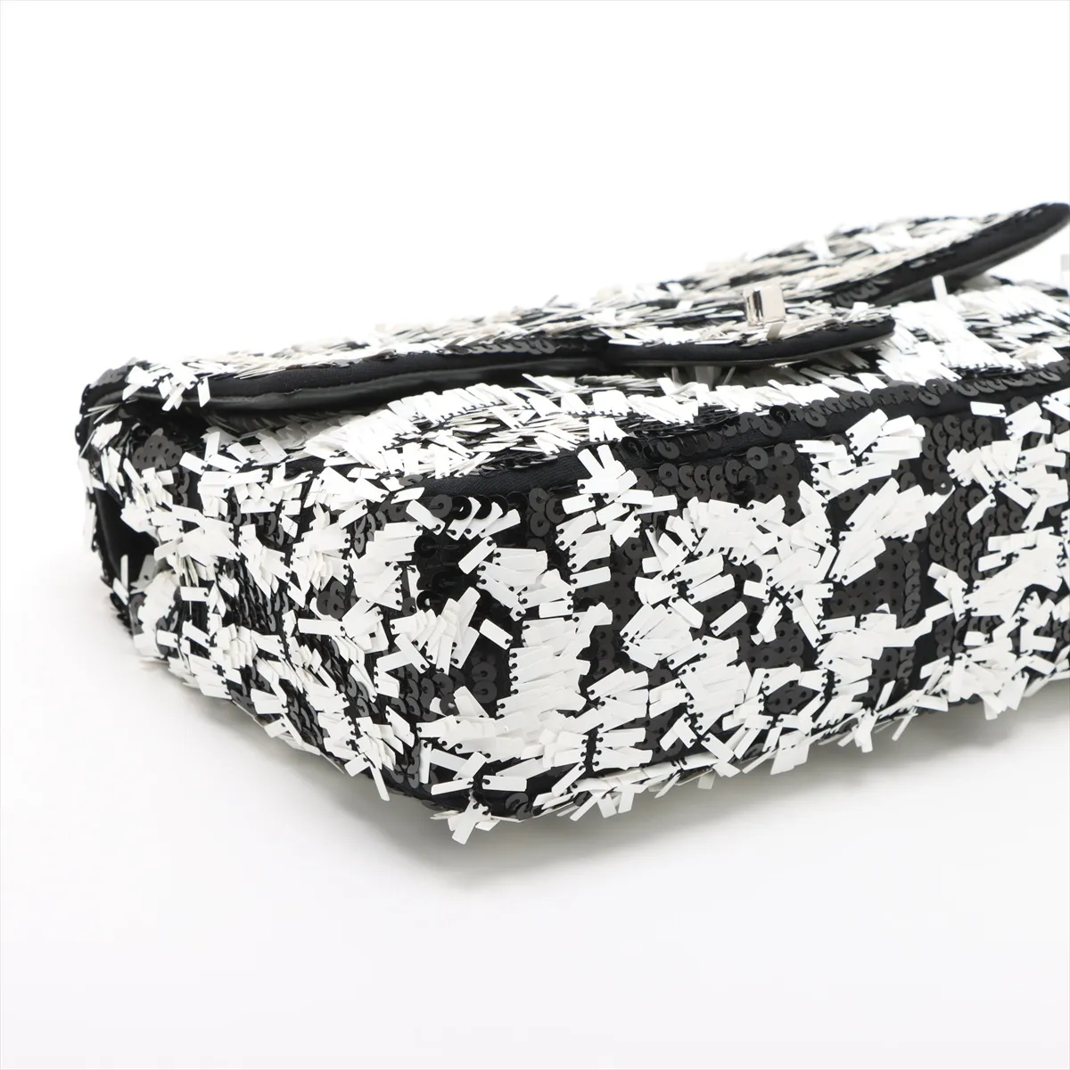 [Individually wrapped] Chanel Coco Mark Sequin Single Flap Double Chain Bag Black x White Silver Hardware 19409710 No. 19 — view 4