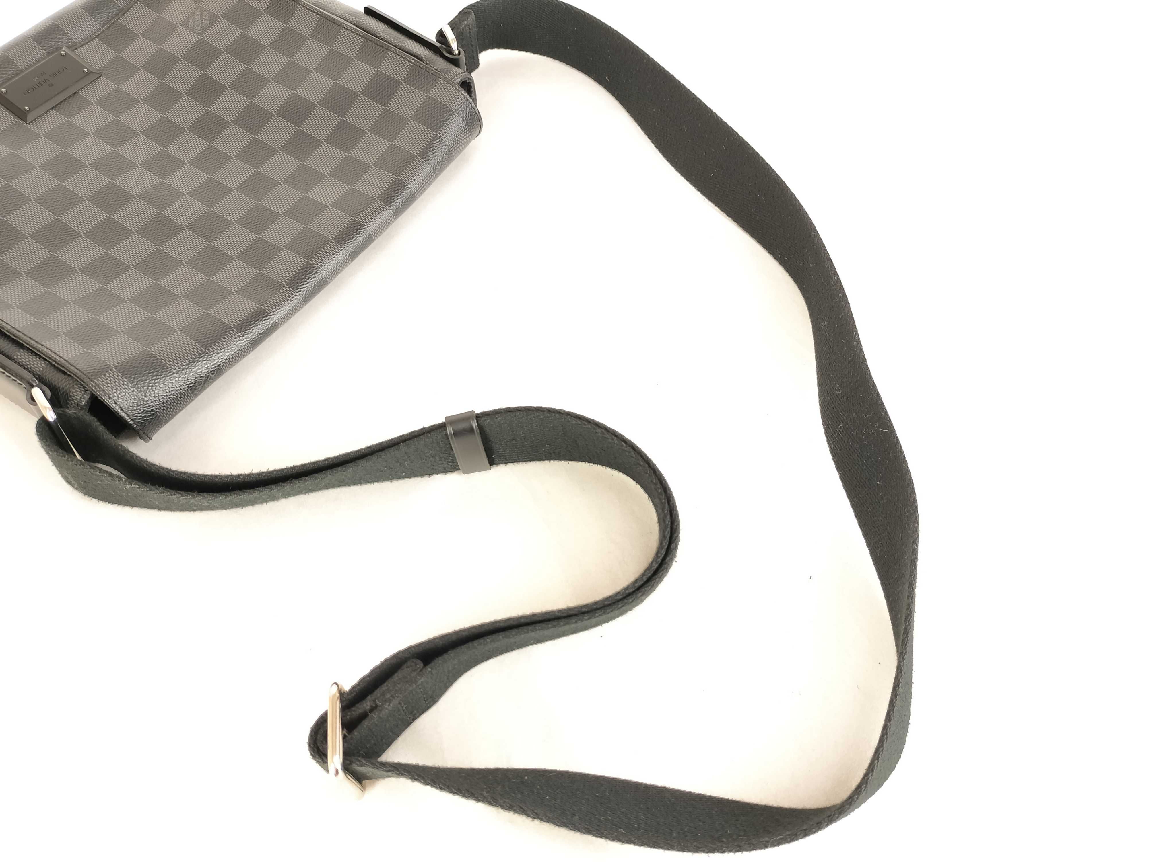 Damier Graphite Shoulder Bag Damier Graphite District PM N41260 — view 3