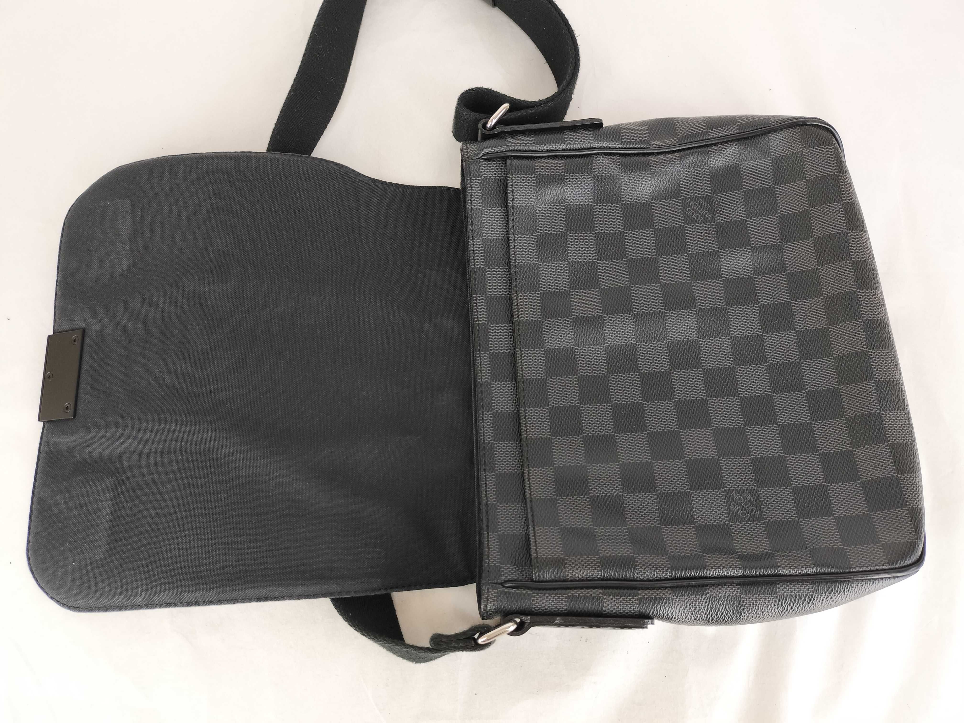 Damier Graphite Shoulder Bag Damier Graphite District PM N41260 — view 8
