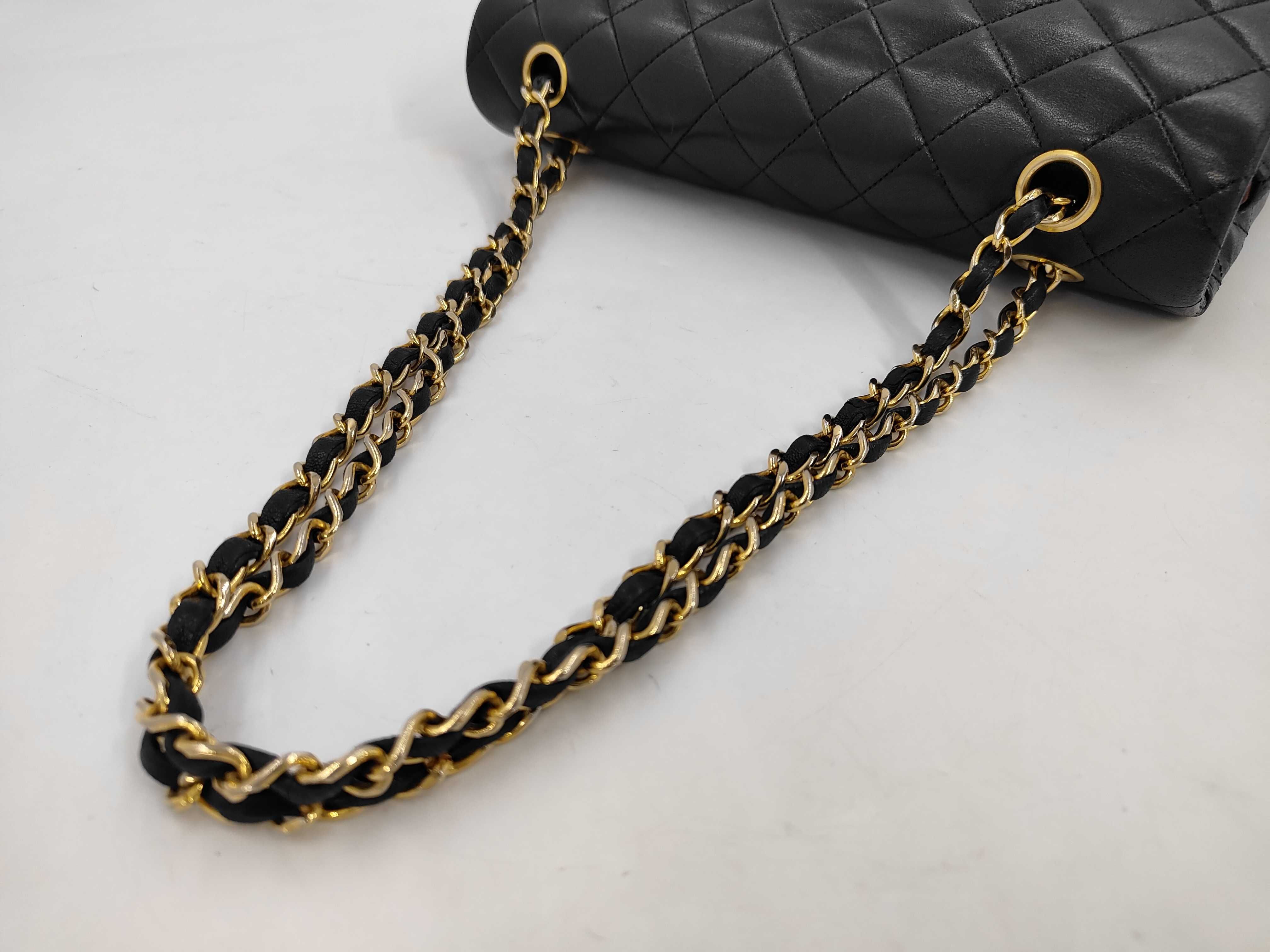 Matelassé 25 Black Shoulder Bag — view 3