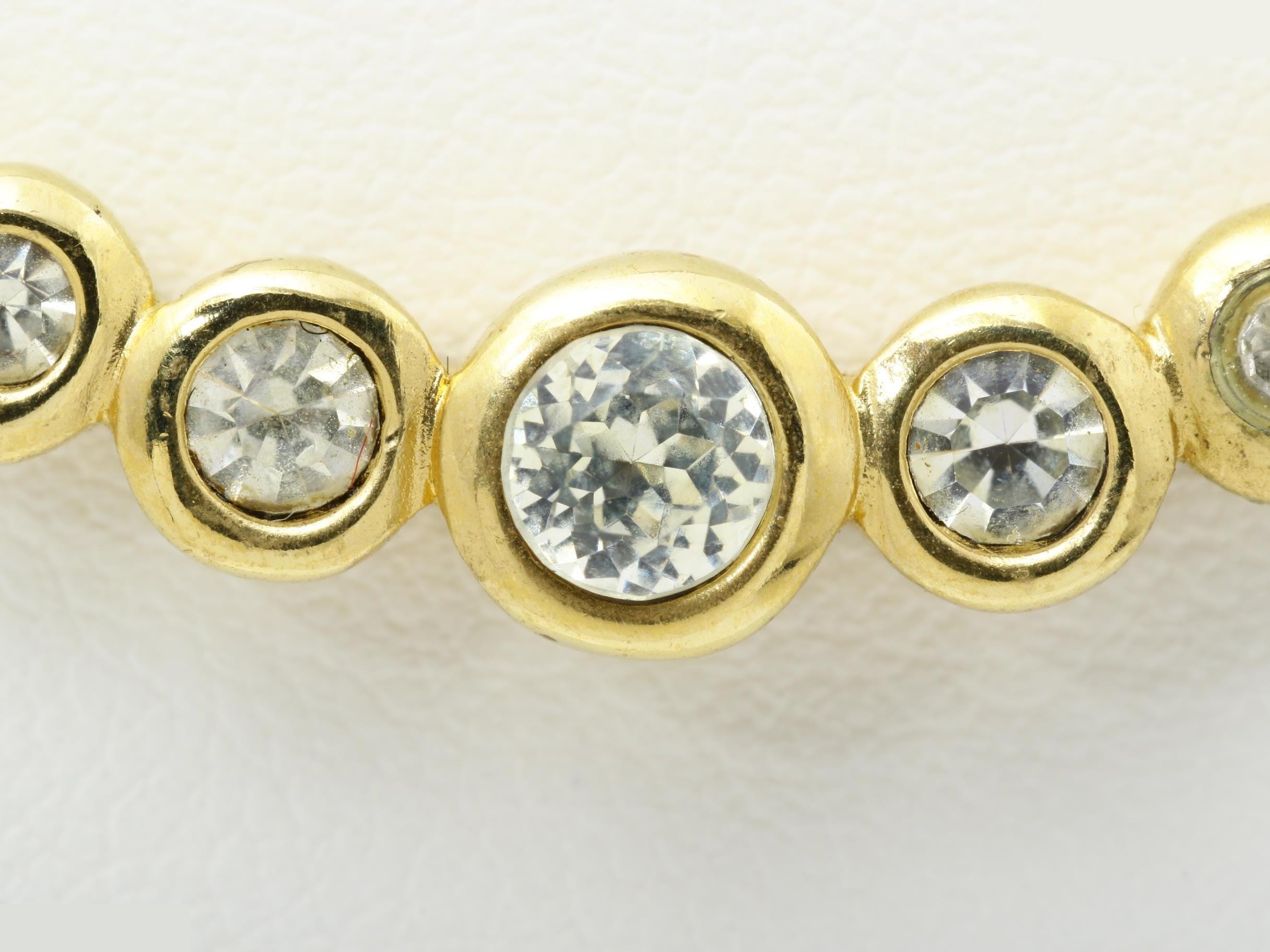 Other line: Precious metal necklaces and pendants, neck circumference approximately 42 cm. — view 2