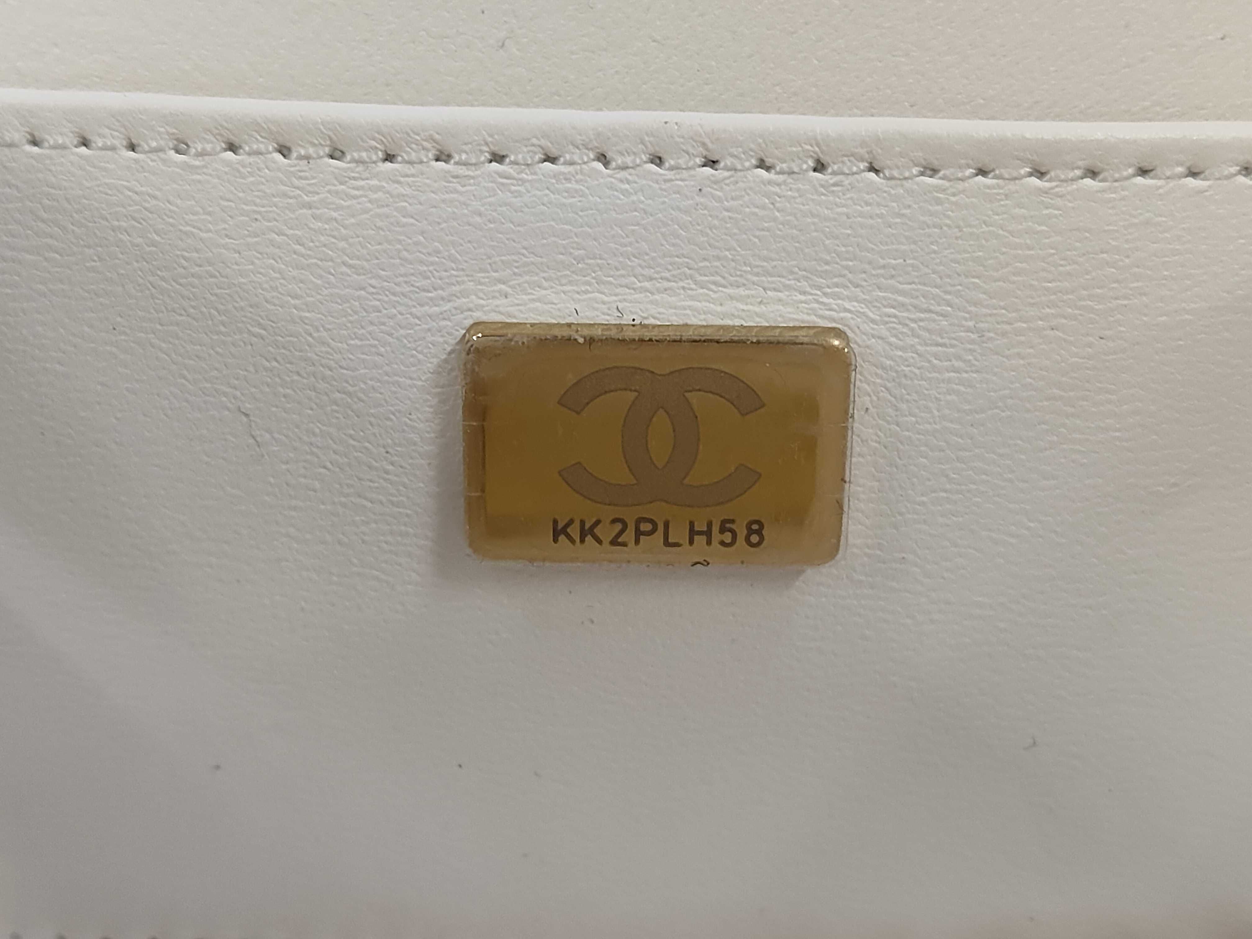 Lambskin Camera Bag AS4817 White with Serial Plate, Gold Hardware, Chain Shoulder Bag — view 11